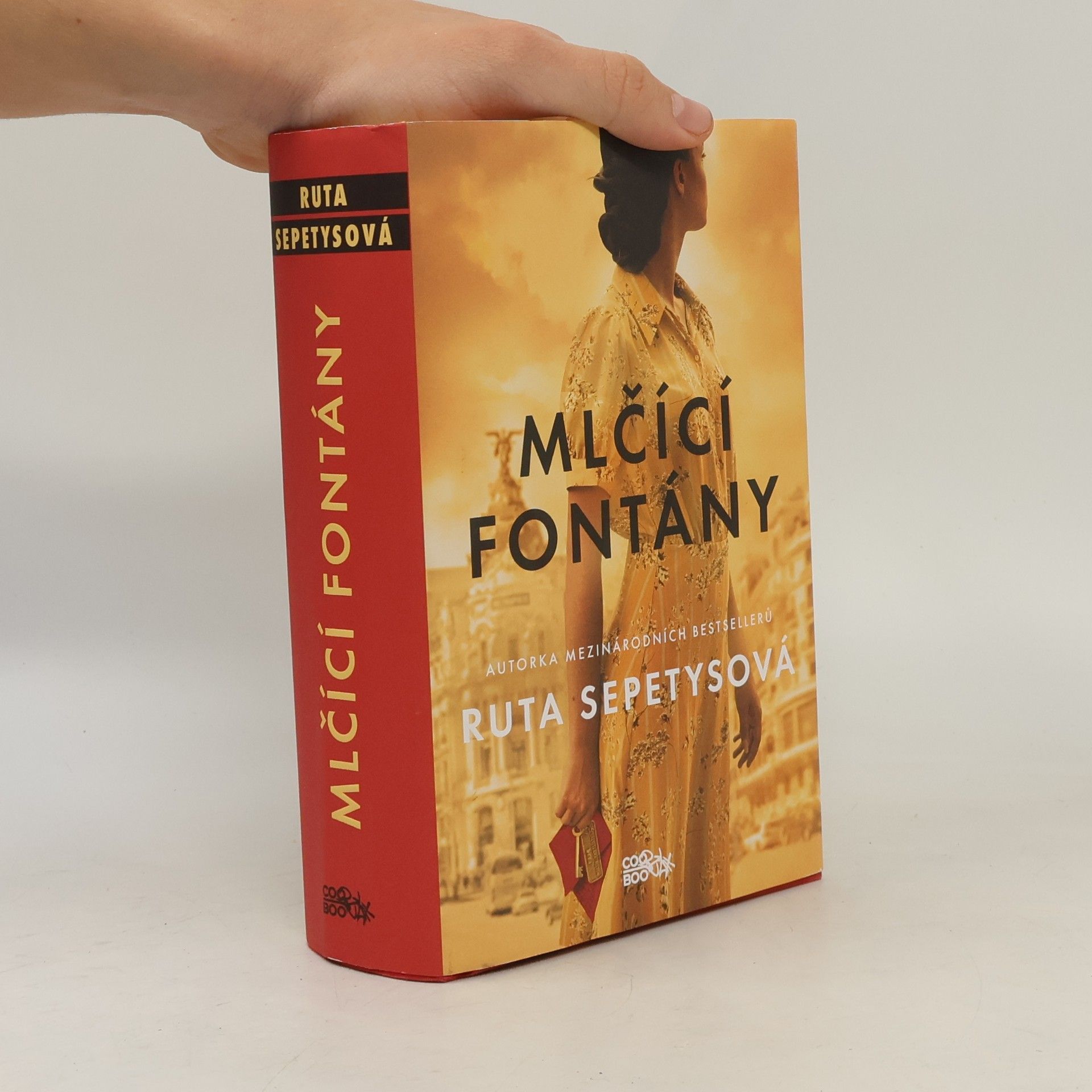 Ruta Sepetys Mlčící fontány