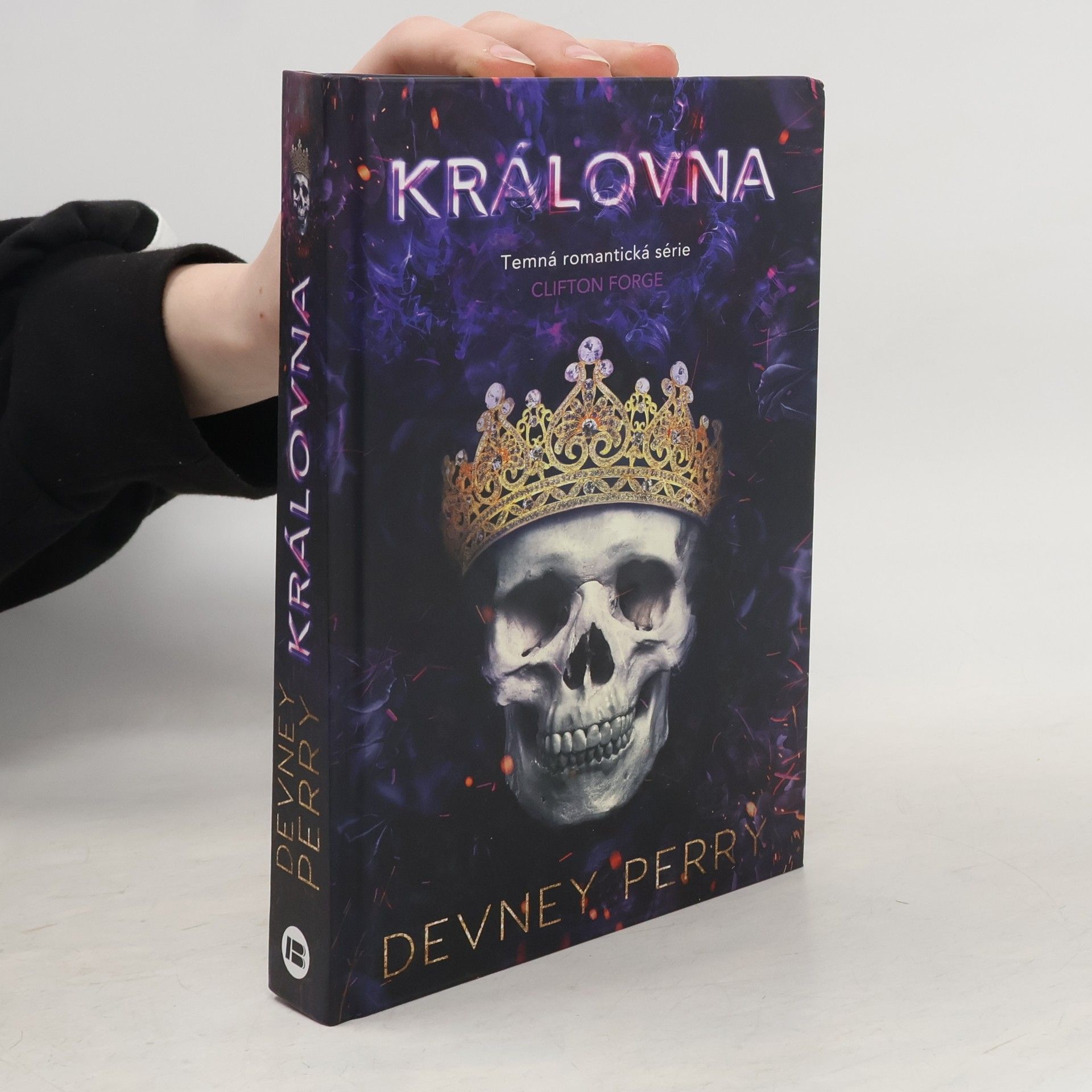 Devney Perry Královna : série Clifton Forge, díl 6.