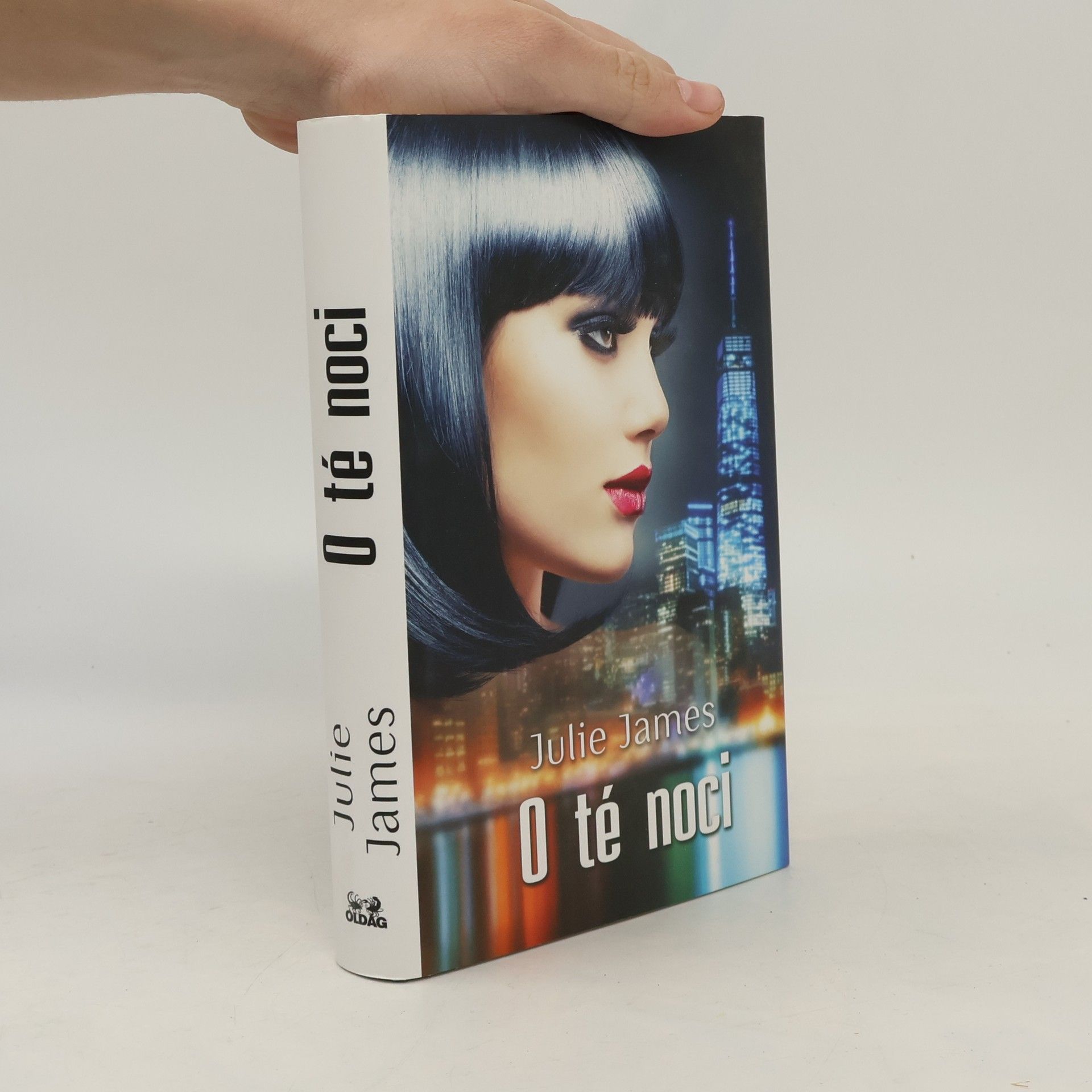 Julie James O té noci