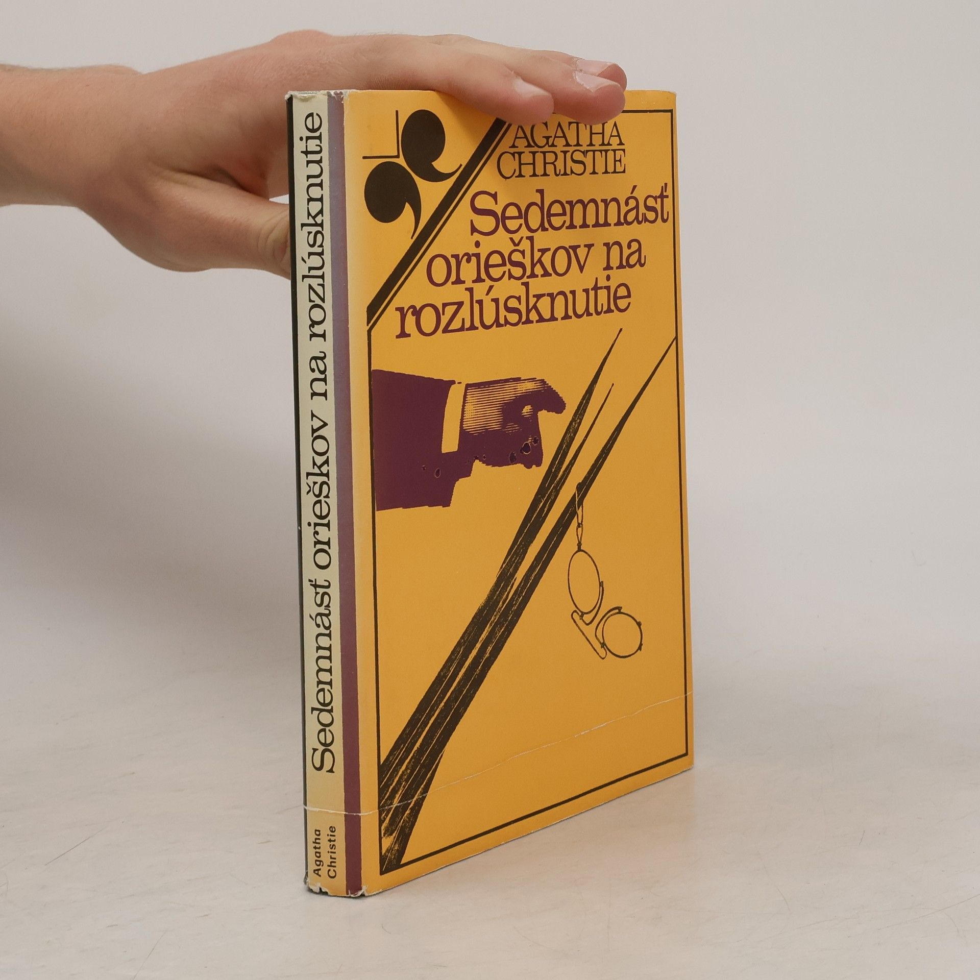 Agatha Christie Sedemnásť orieškov na rozlúsknutie