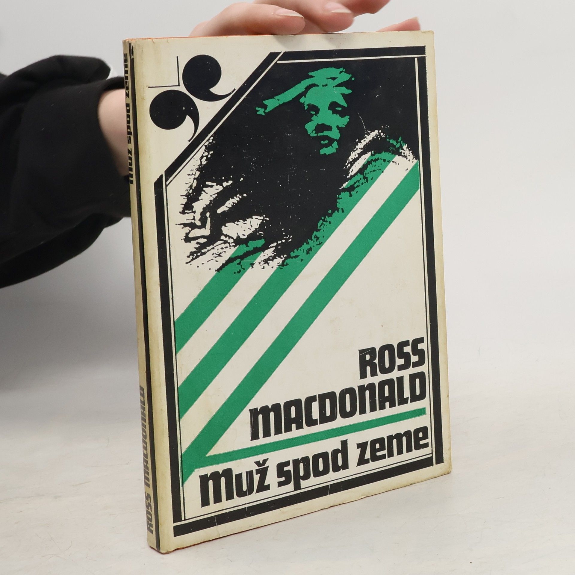 Ross Macdonald Muž spod zeme