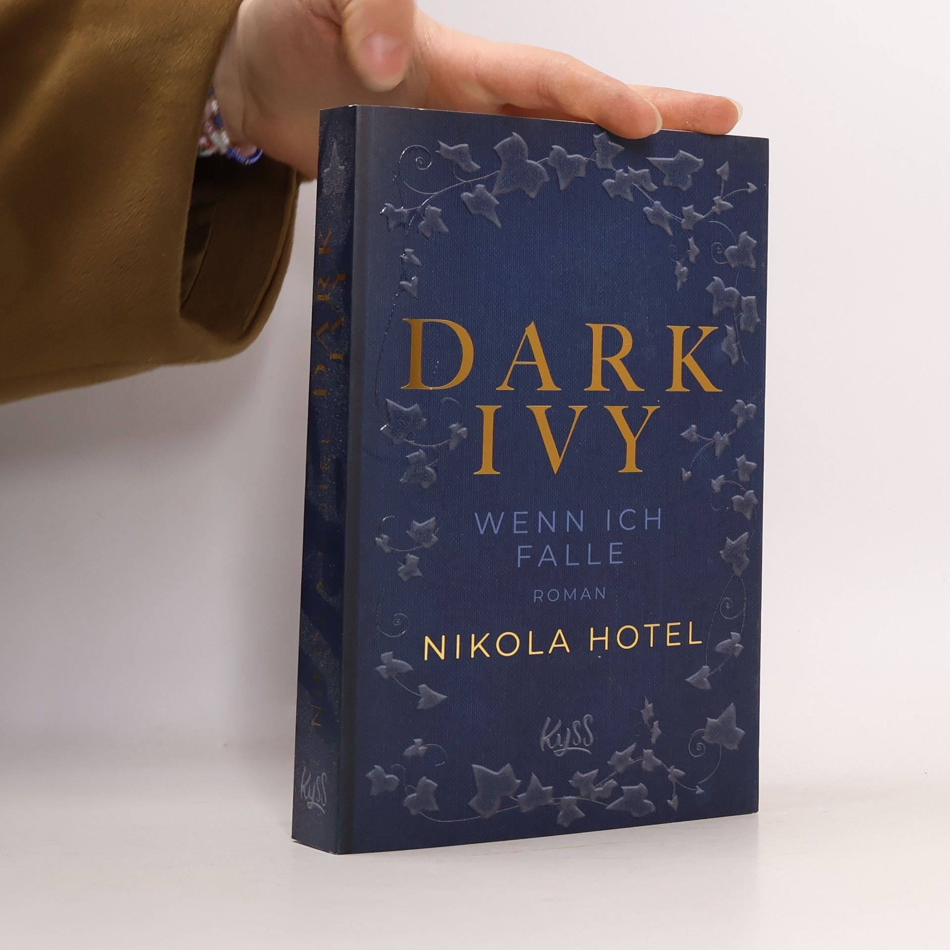 Nikola Hotel Dark Ivy - Wenn ich falle
