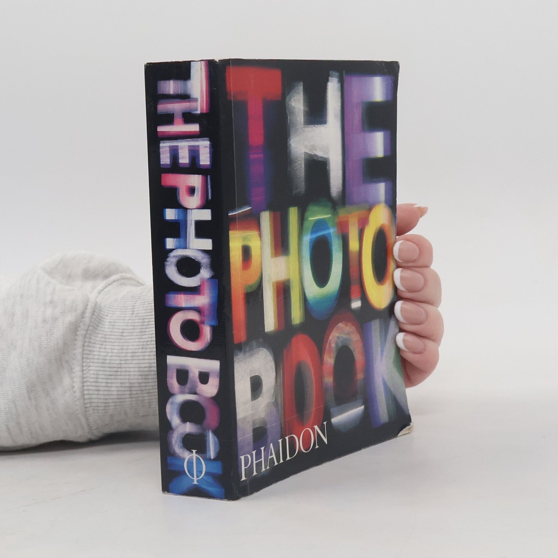 Editors of Phaidon Press The photography book