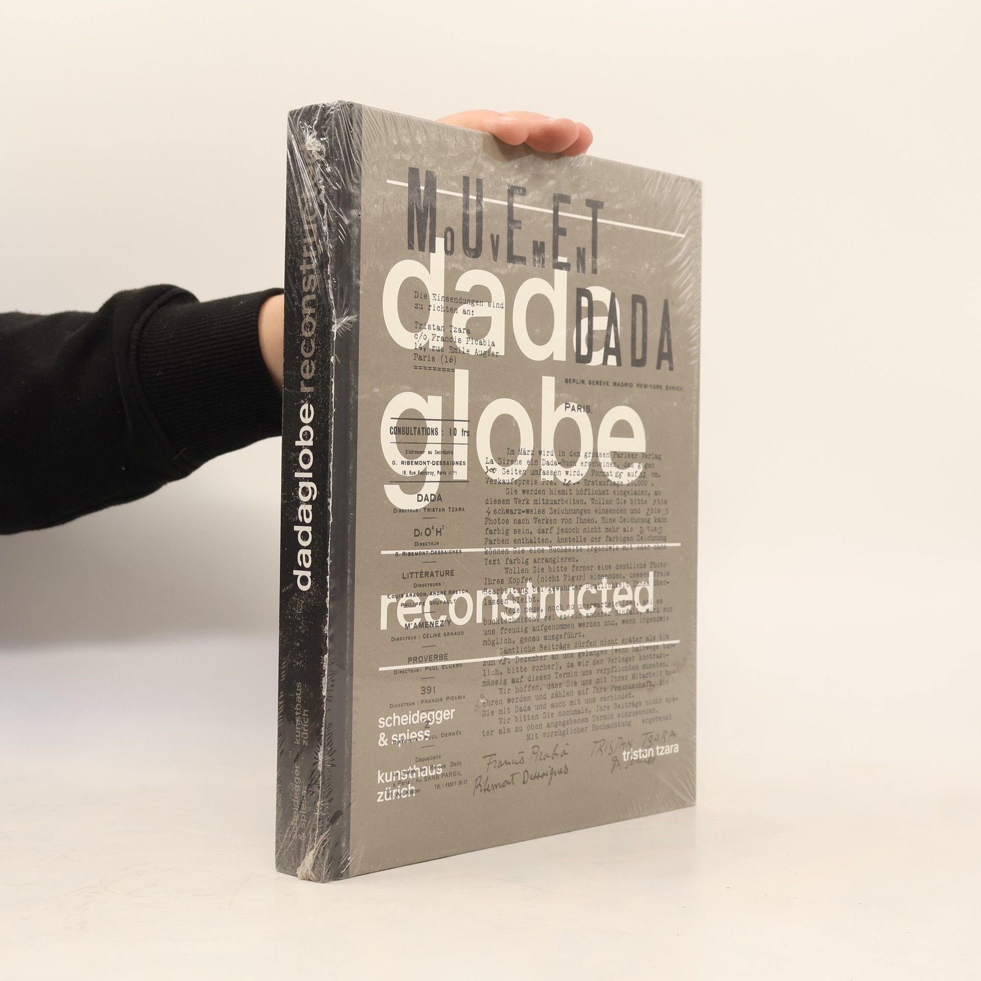 Dadaglobe Reconstructed