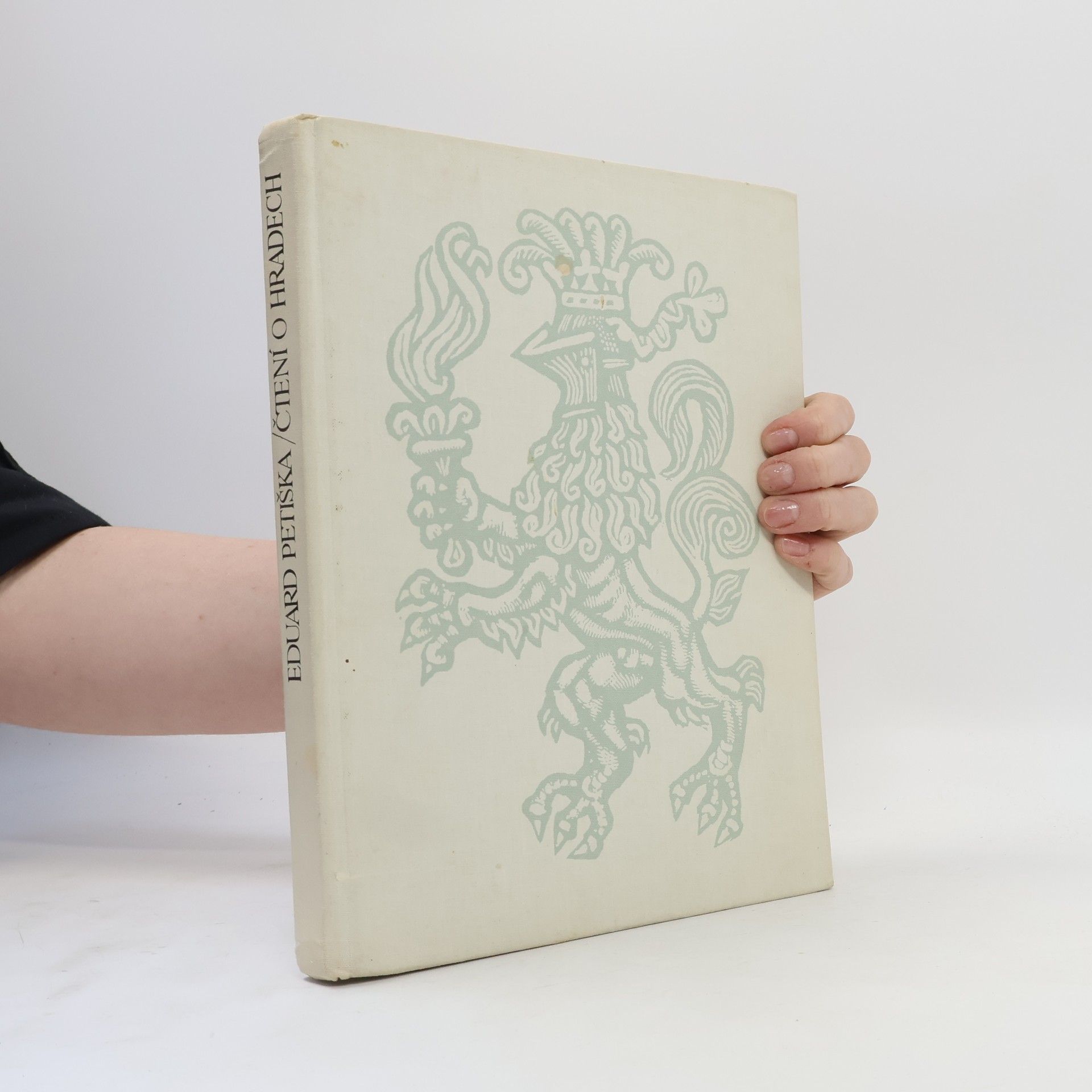 Eduard Petiška Čtení o hradech