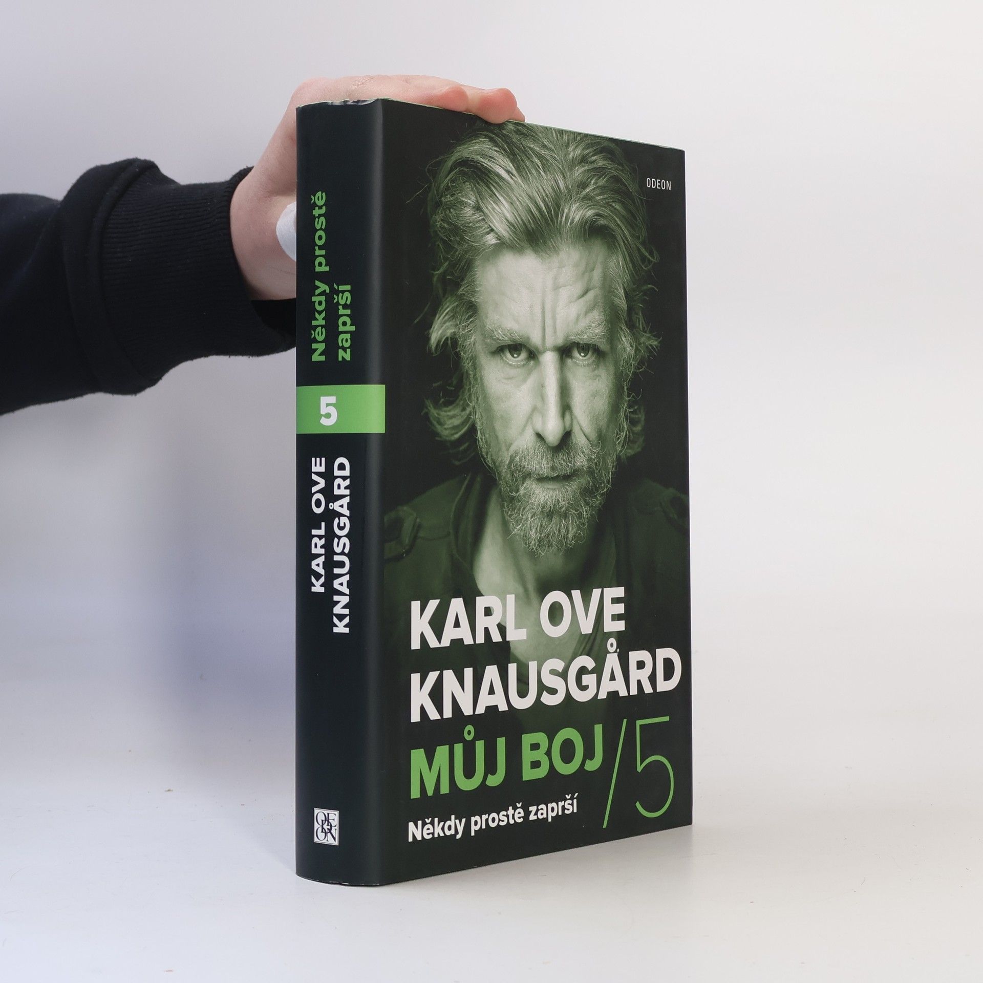 Karl Ove Knausgård Můj boj 5. Někdy prostě zaprší