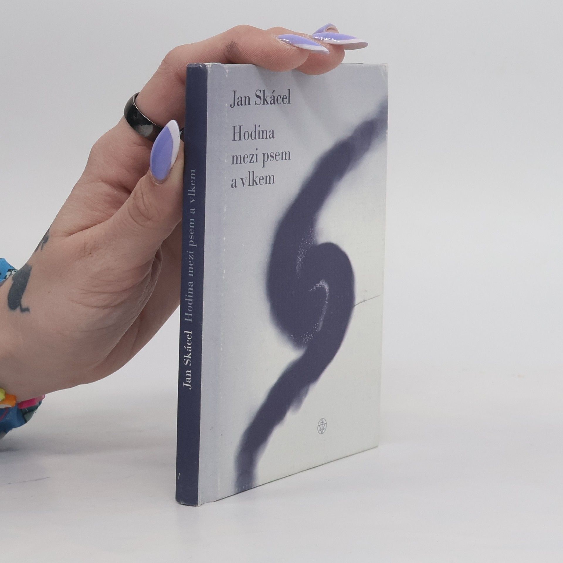 Jan Skácel Hodina mezi psem a vlkem