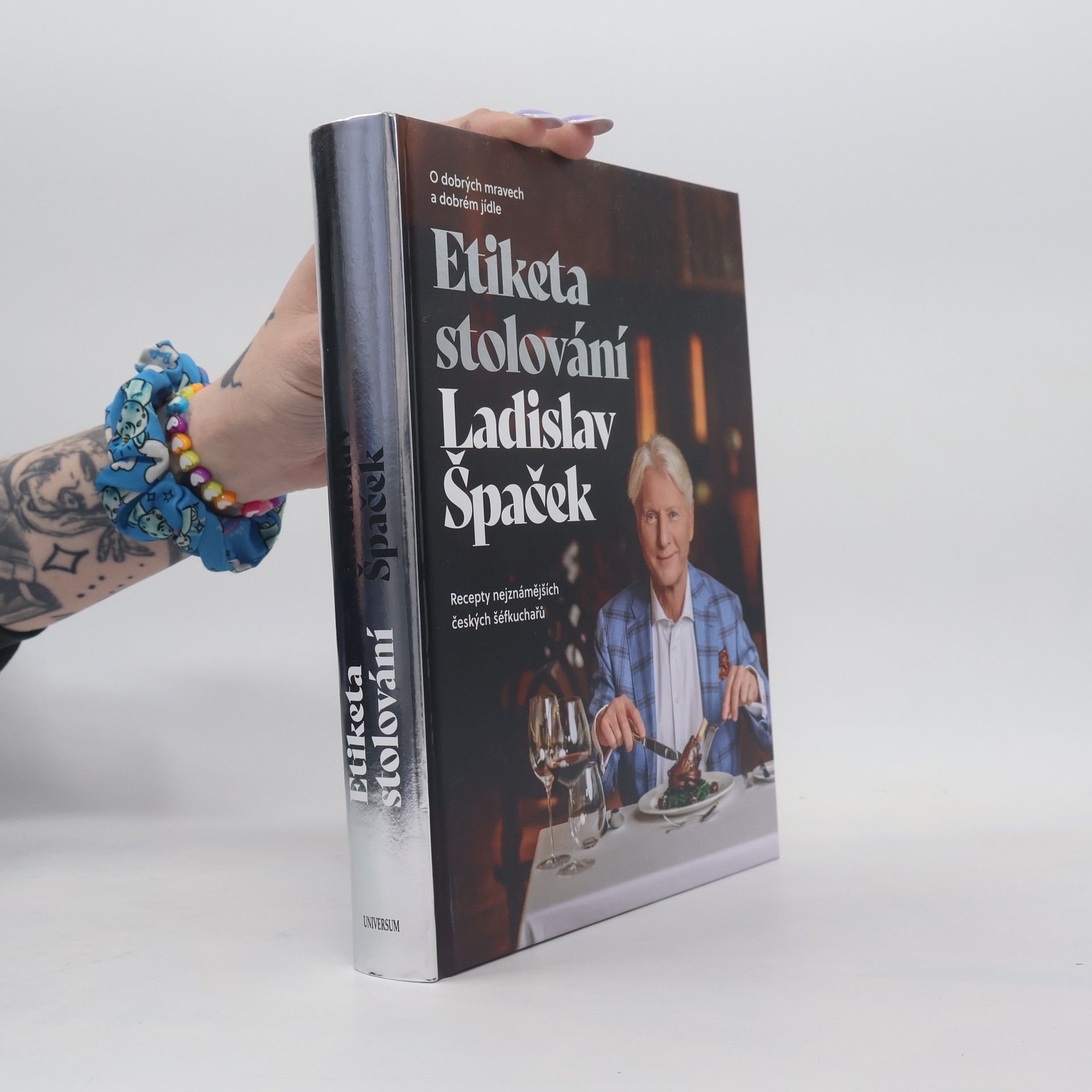 Ladislav Špaček Etiketa stolování : o dobrých mravech a dobrém jídle