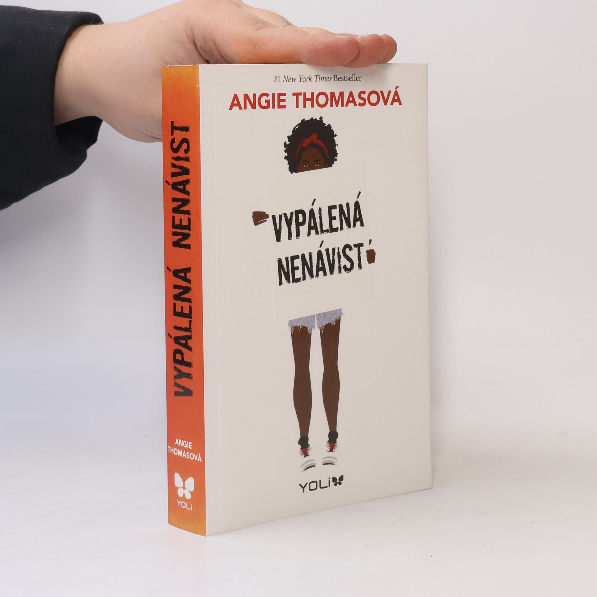 Angie Thomas Vypálená nenávist