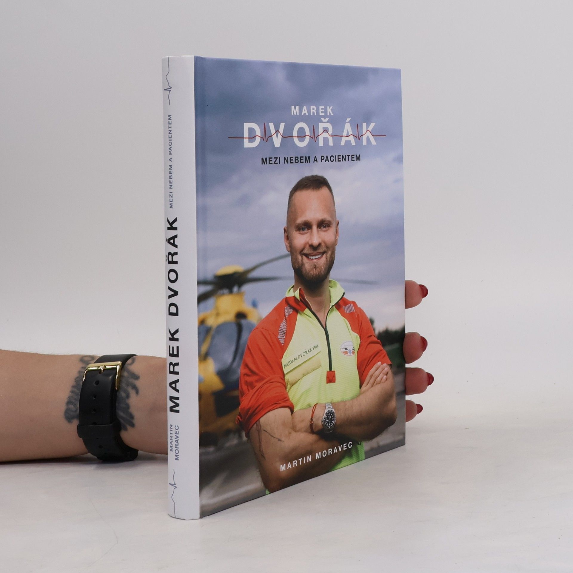 Marek Dvořák Marek Dvořák. Mezi nebem a pacientem