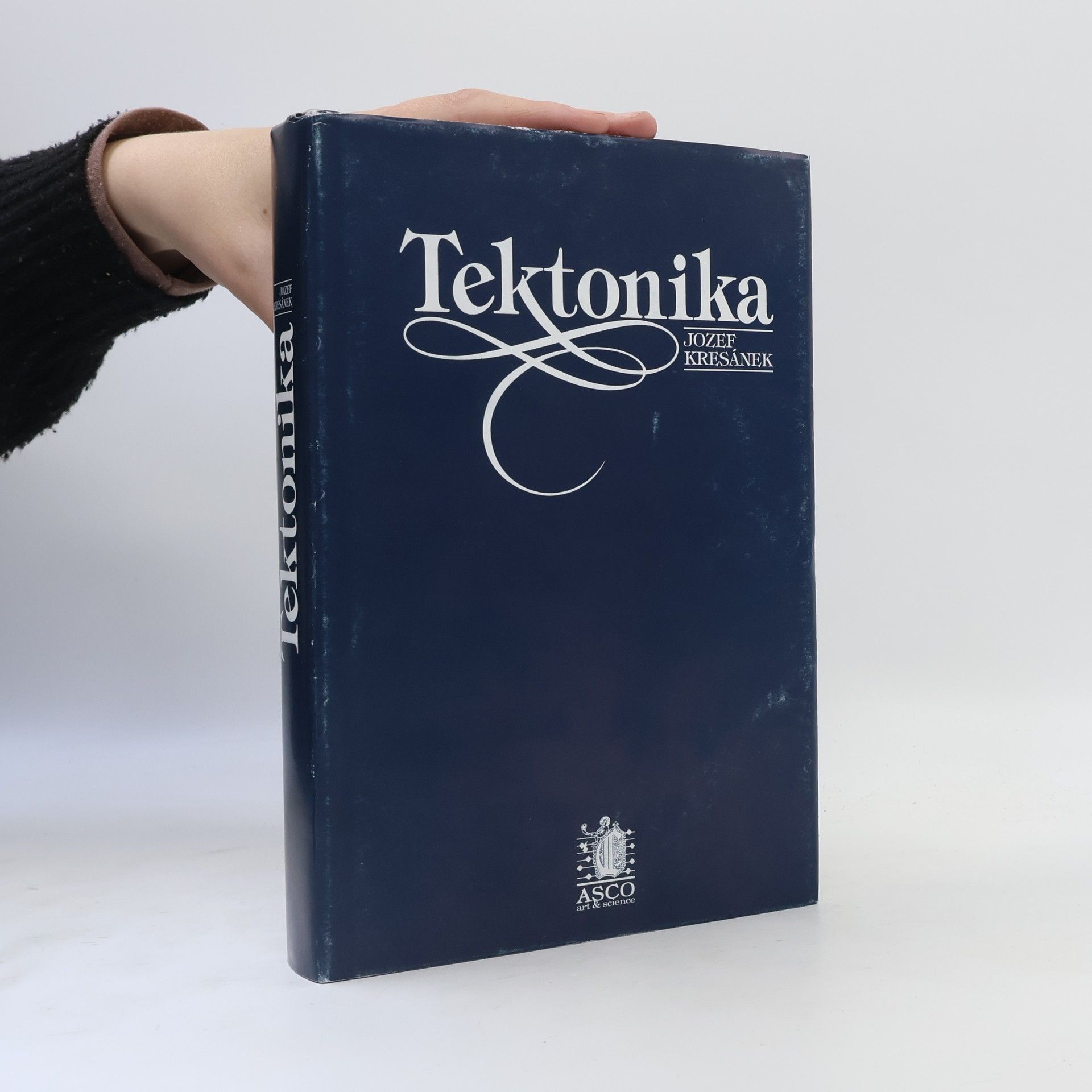 Jozef Kresánek Tektonika