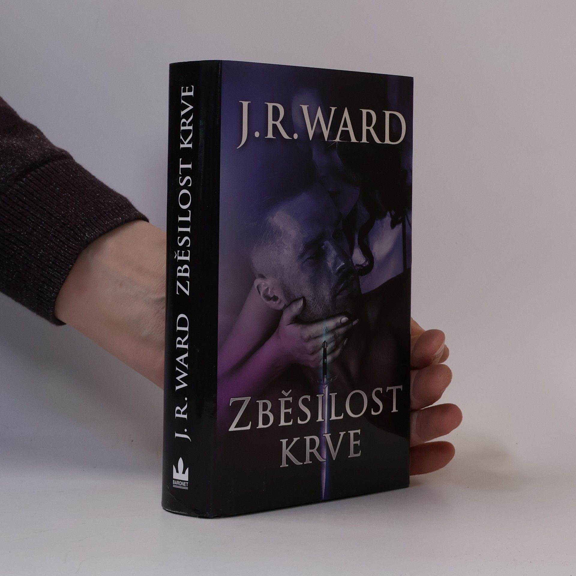 Zběsilost krve : třetí díl románového cyklu Odkaz černé dýky