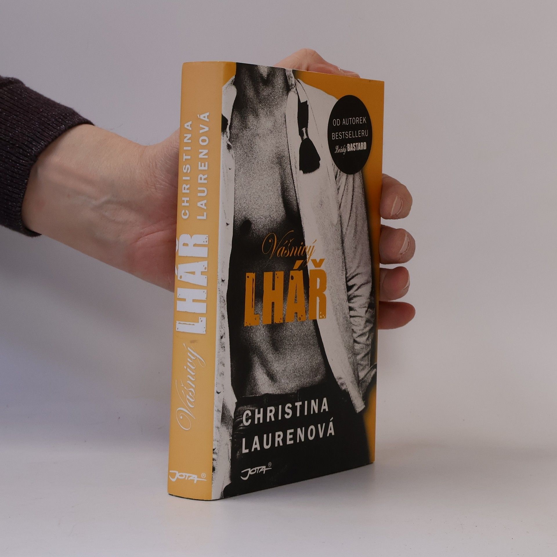 Christina Lauren Vášnivý lhář