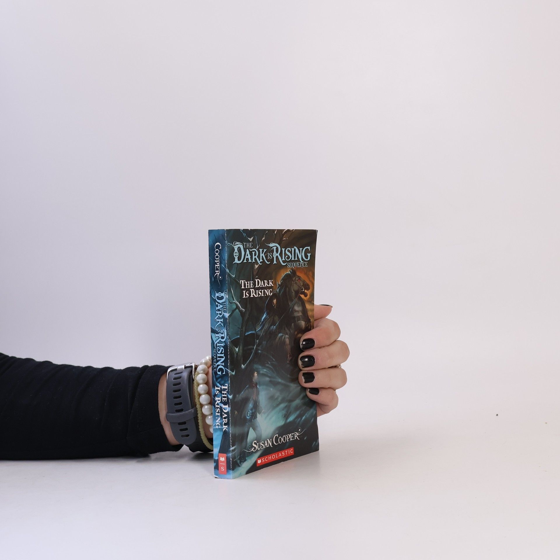 Susan Cooper The Dark Is Rising Sequence - 2: The Dark is Rising