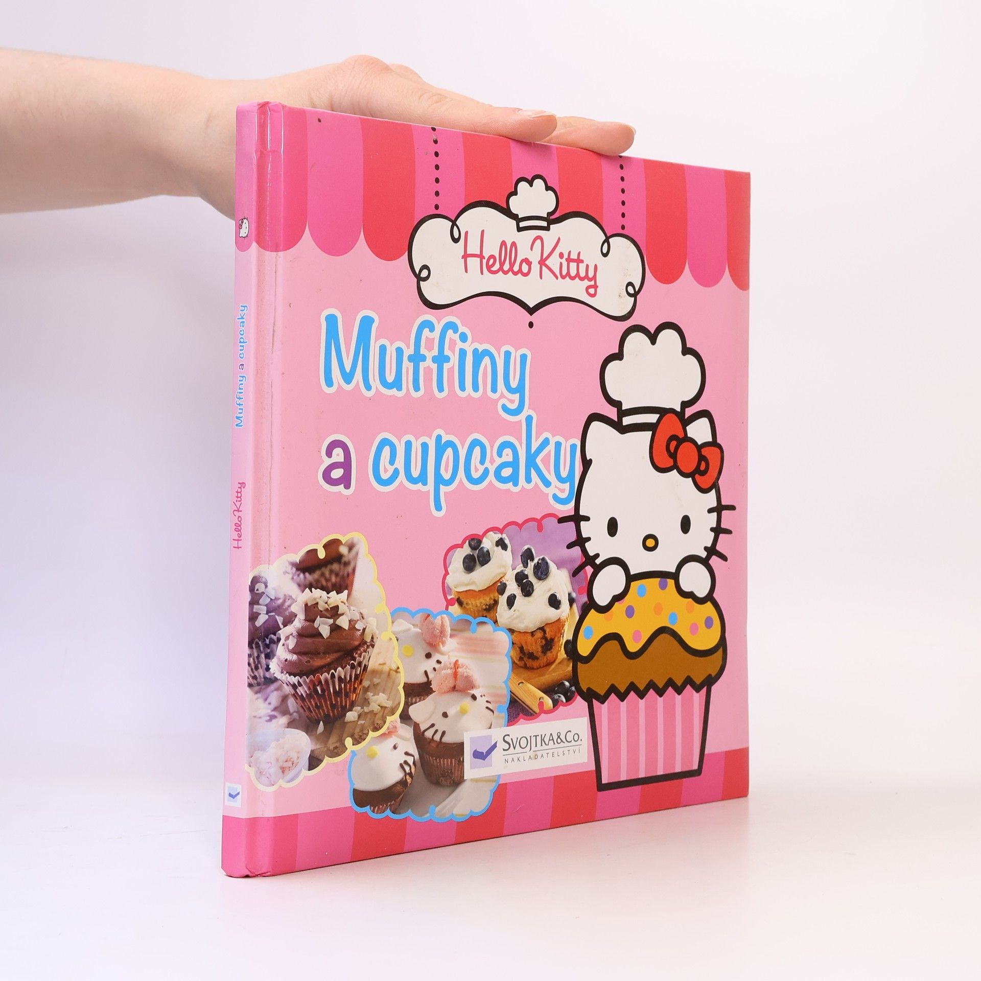 Kolektív autorov Muffiny a cupcaky. Hello Kitty