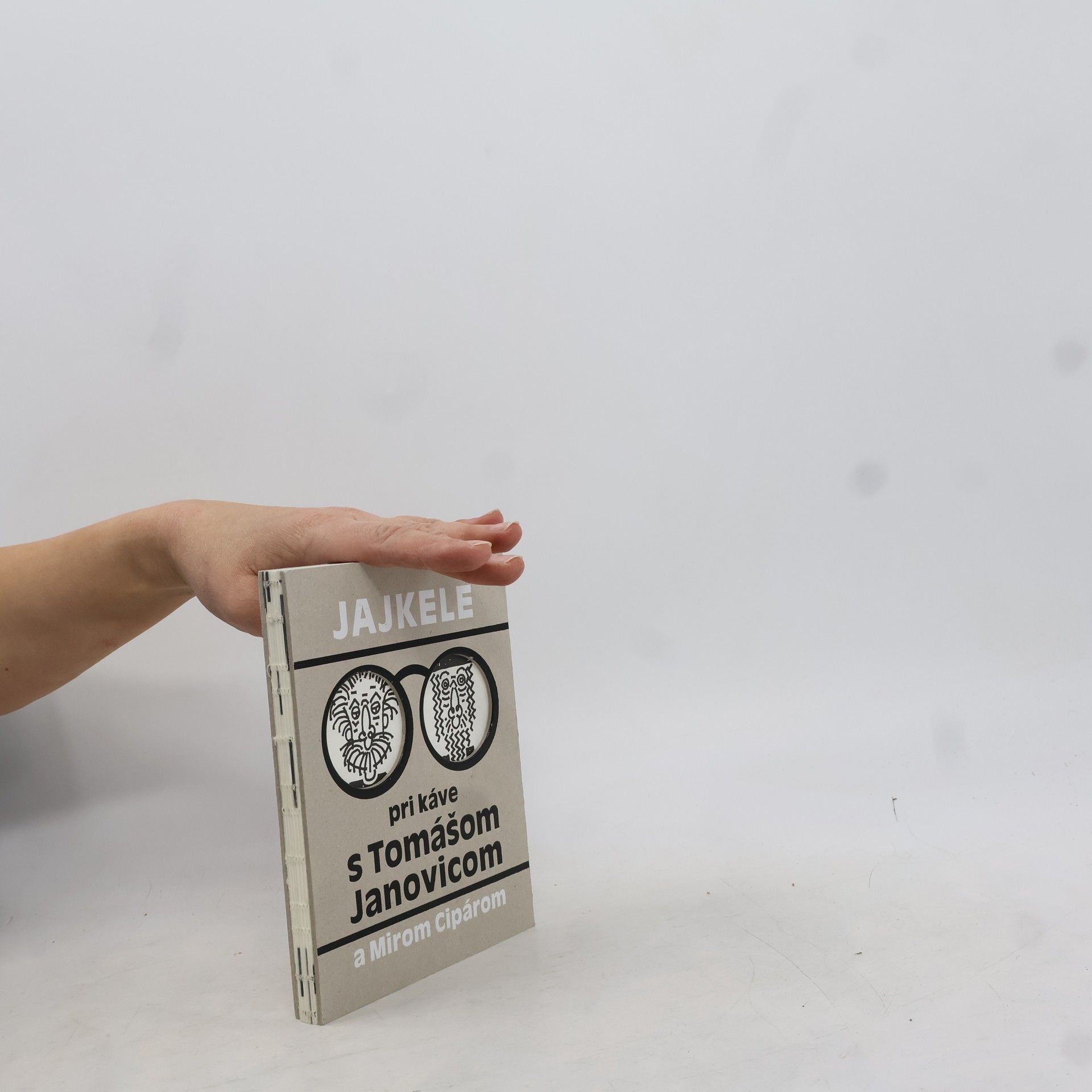 Miroslav Cipár Jajkele pri káve s Tomášom Janovicom a Mirom Cipárom