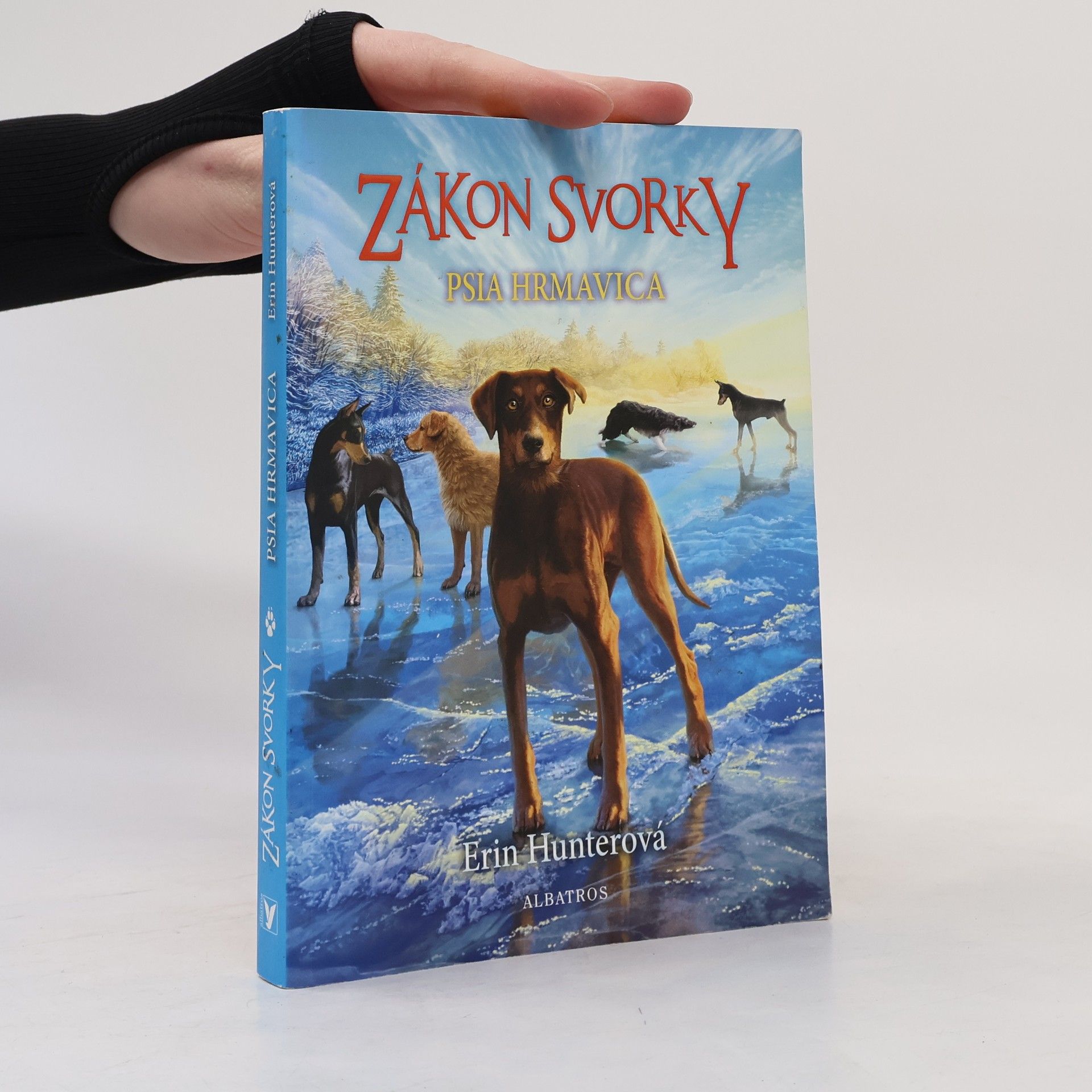 Erin Hunter Psia hrmavica