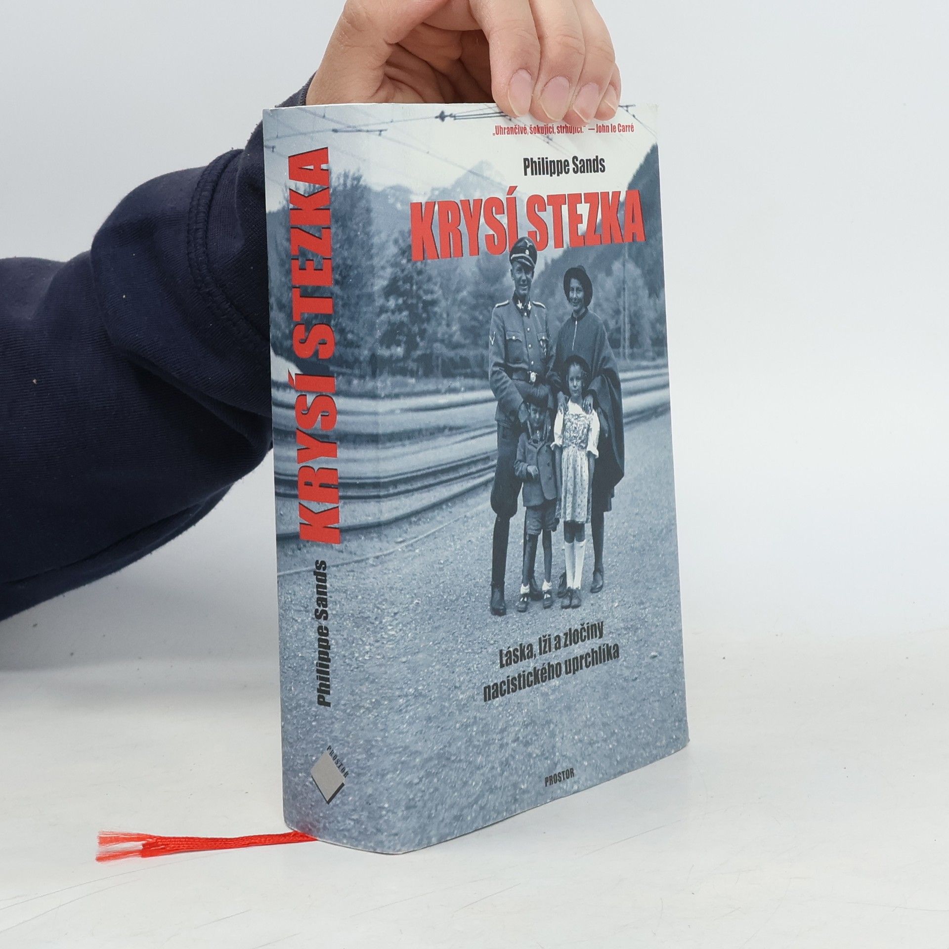 Philippe Sands Krysí stezka. Láska, lži a zločiny nacistického uprchlíka