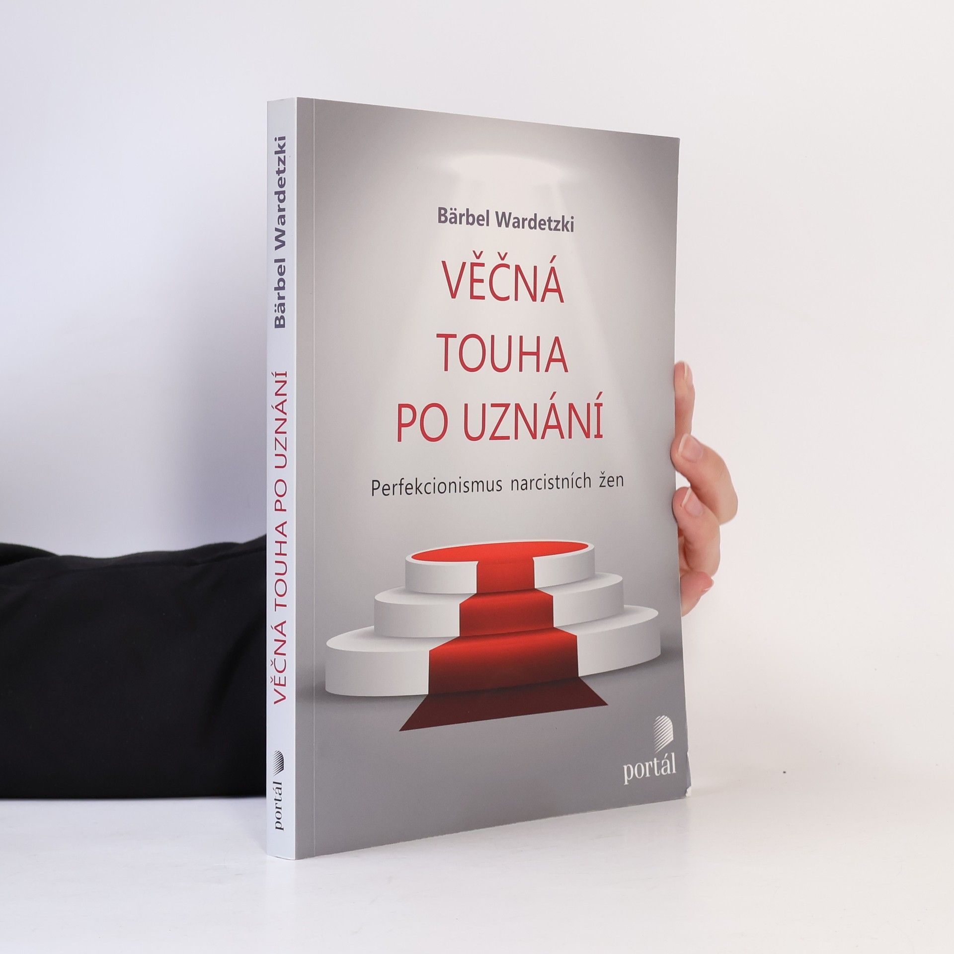 Věčná touha po uznání: perfekcionismus narcistních žen