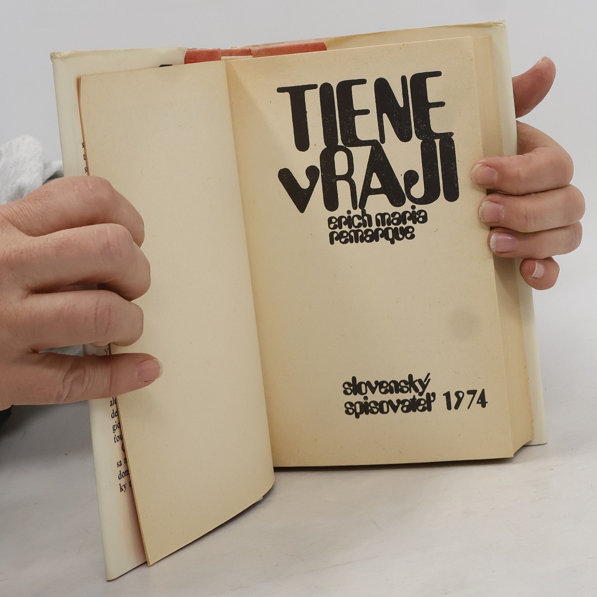 Erich Maria Remarque Tiene v raji