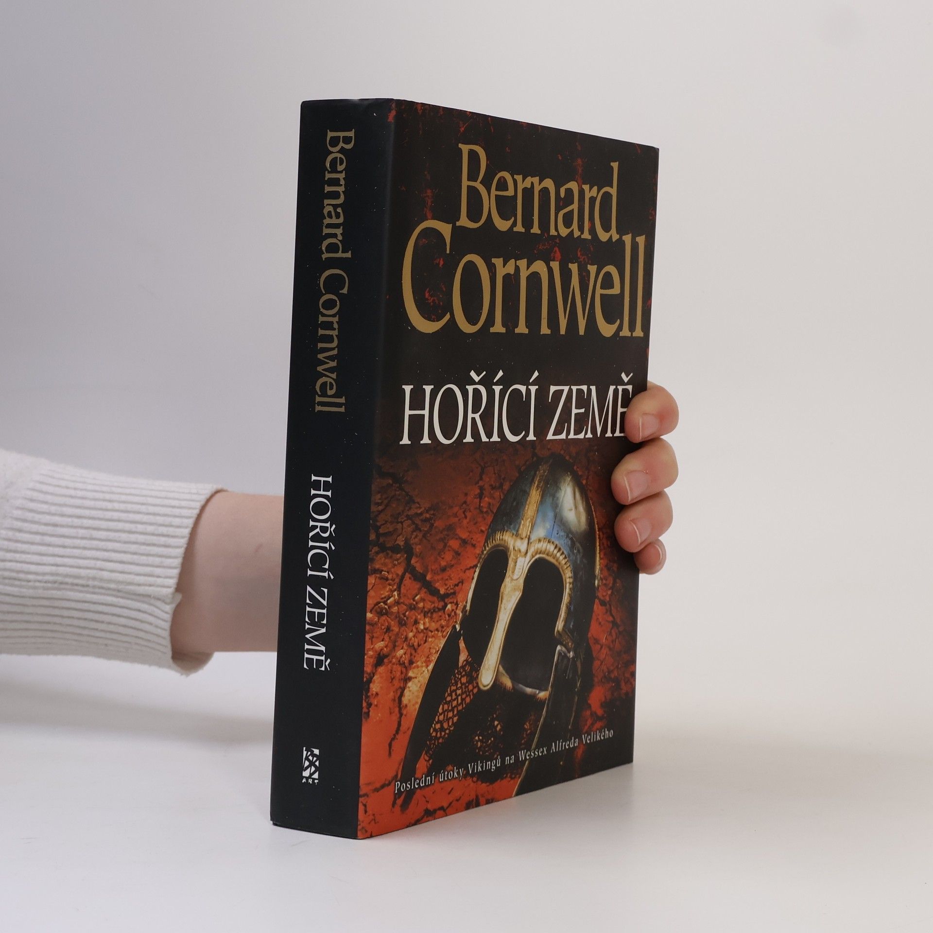 Bernard Cornwell Hořící země. Království Alfreda Velikého
