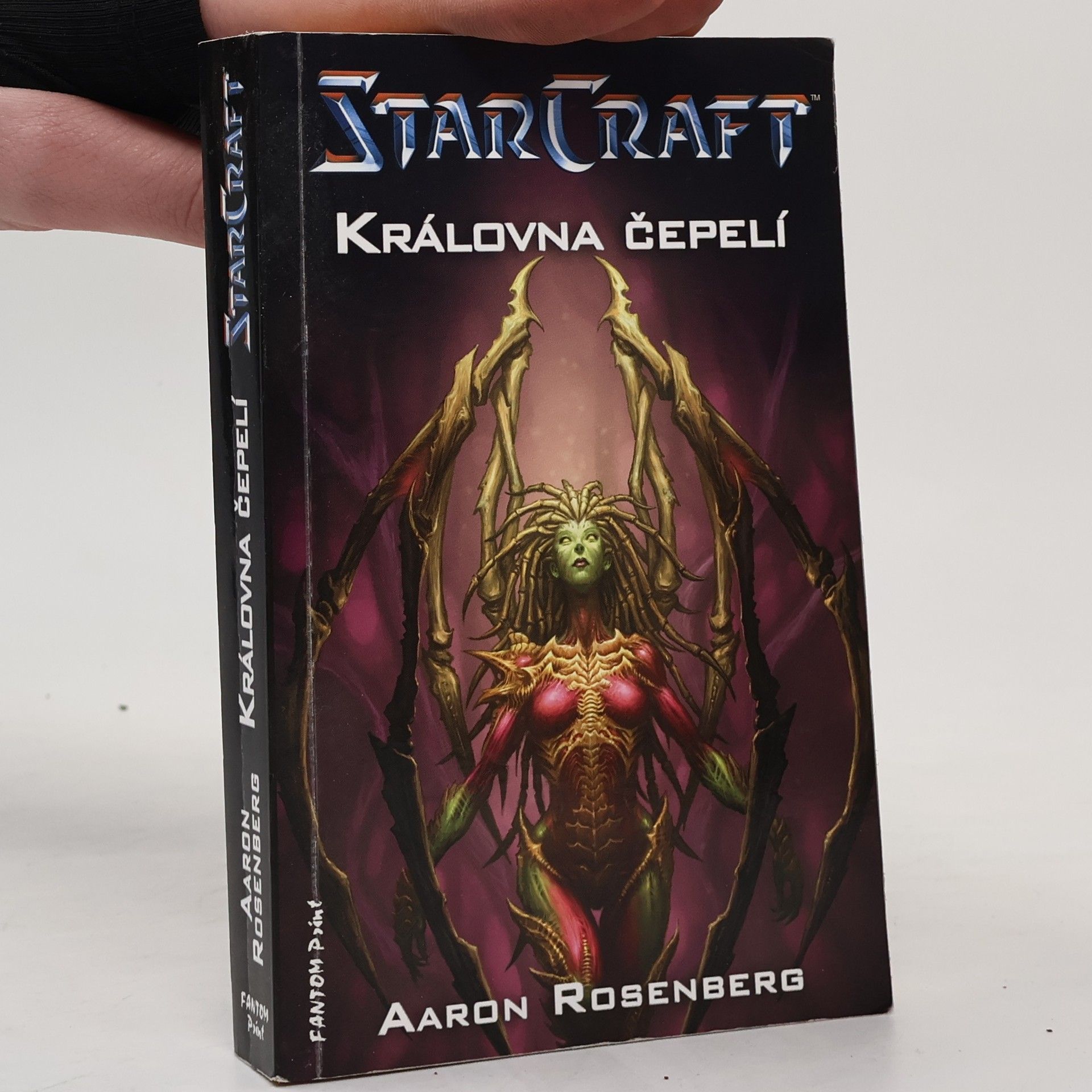 Aaron Rosenberg StarCraft. Královna čepelí