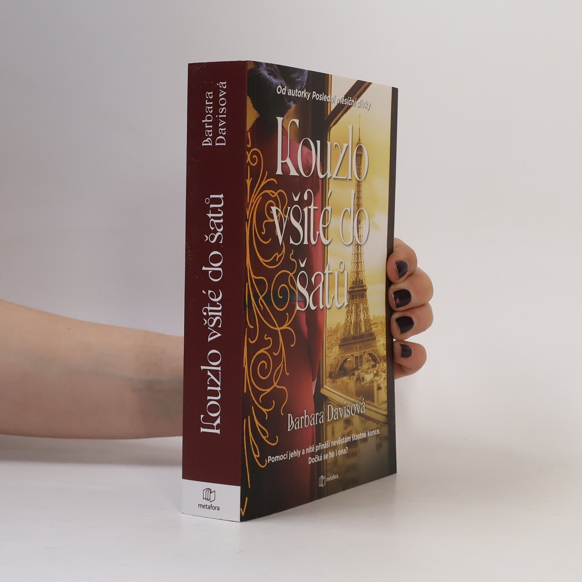 Barbara Davis Kouzlo všité do šatů