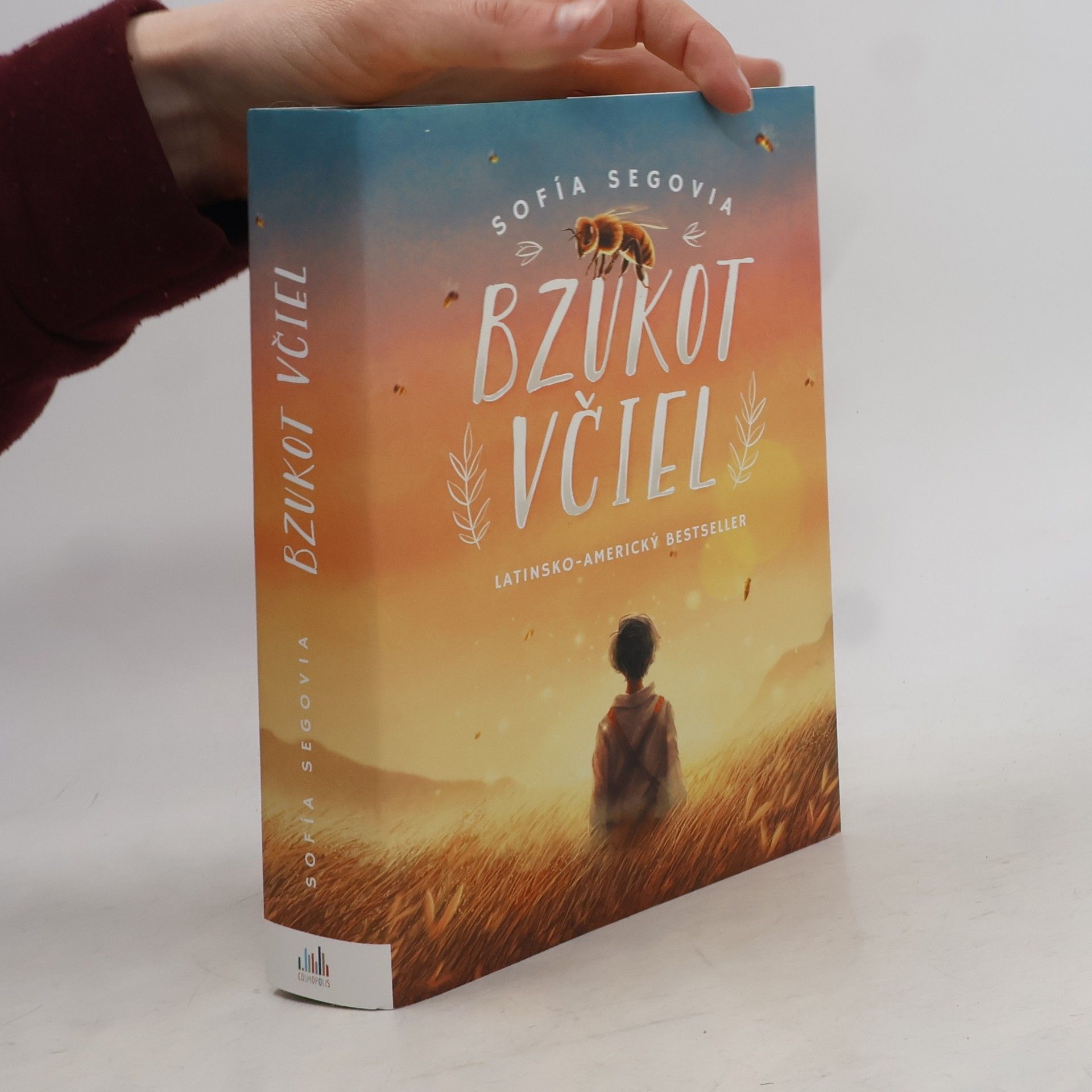 Sofía Segovia Bzukot včiel