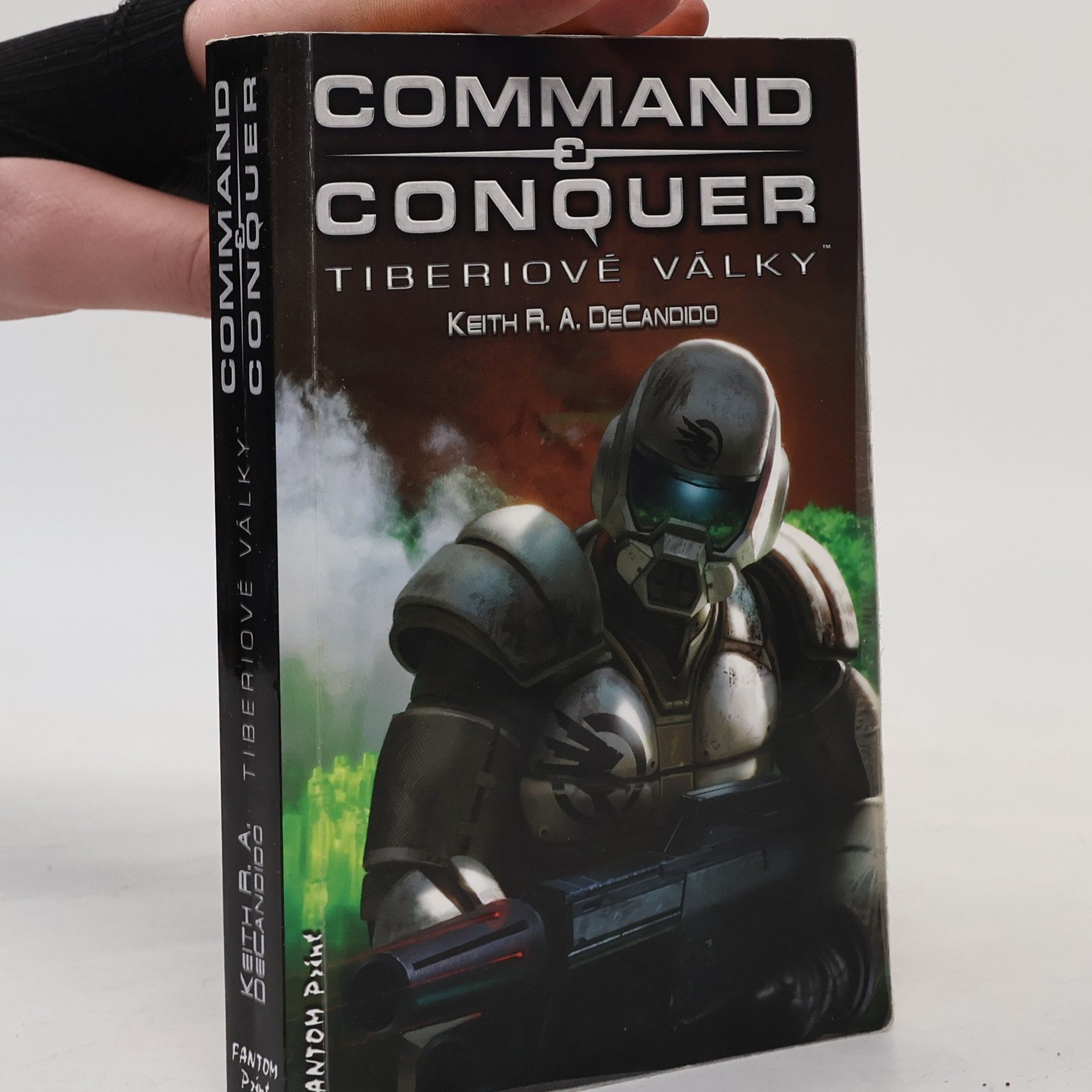 Keith R. A. DeCandido Command & conquer. Tiberiové války