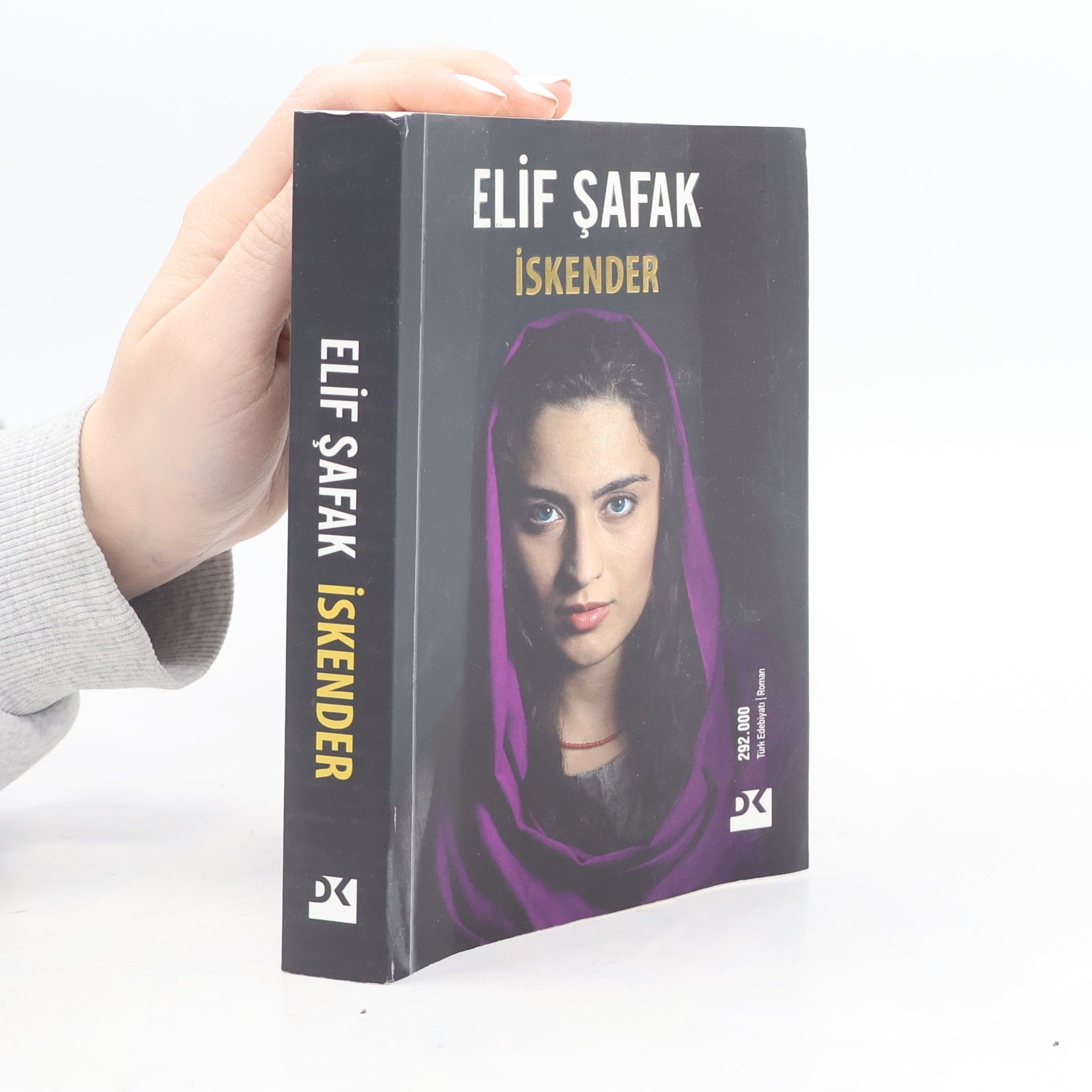 Elif Şafak Iskender