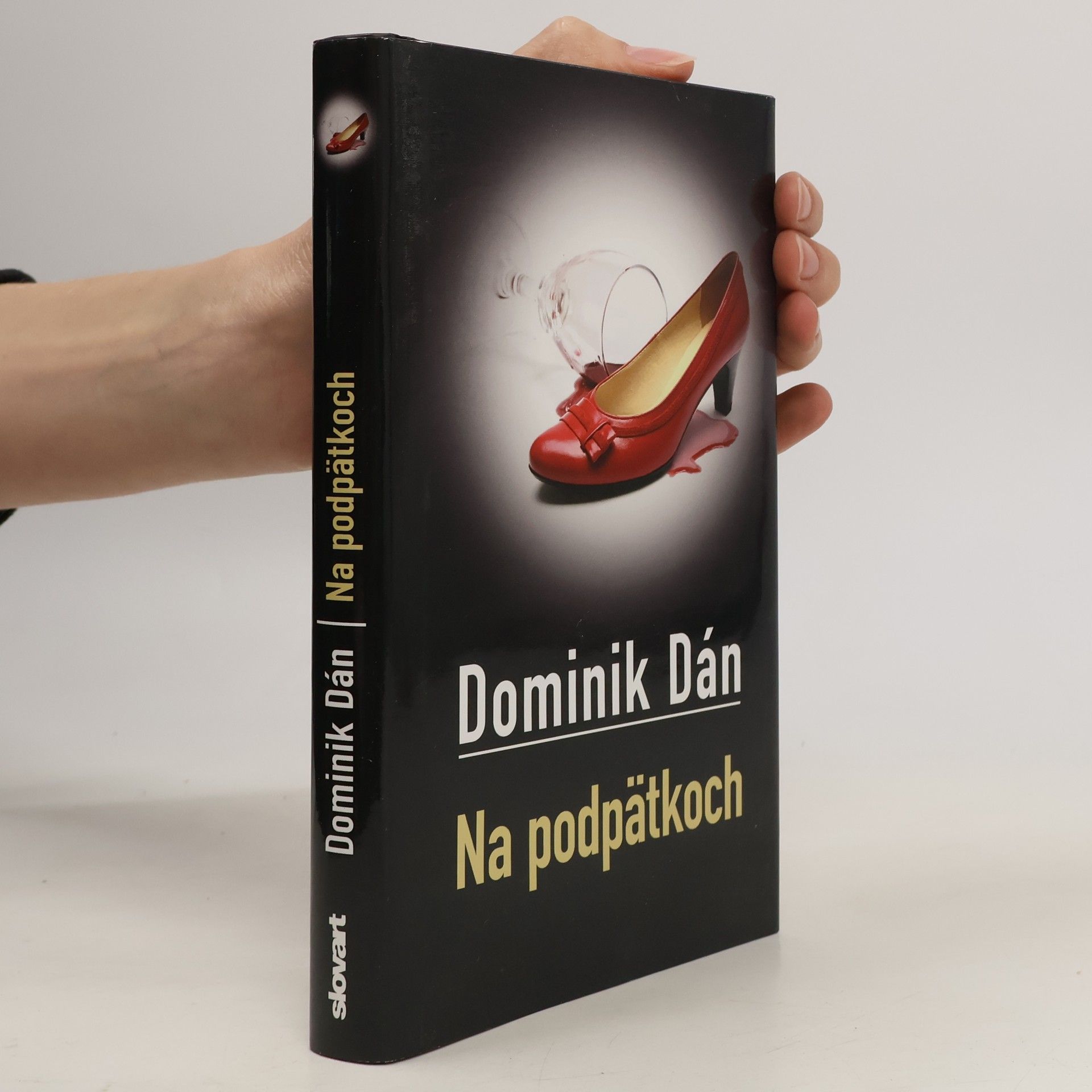 Dominik Dán Na podpätkoch
