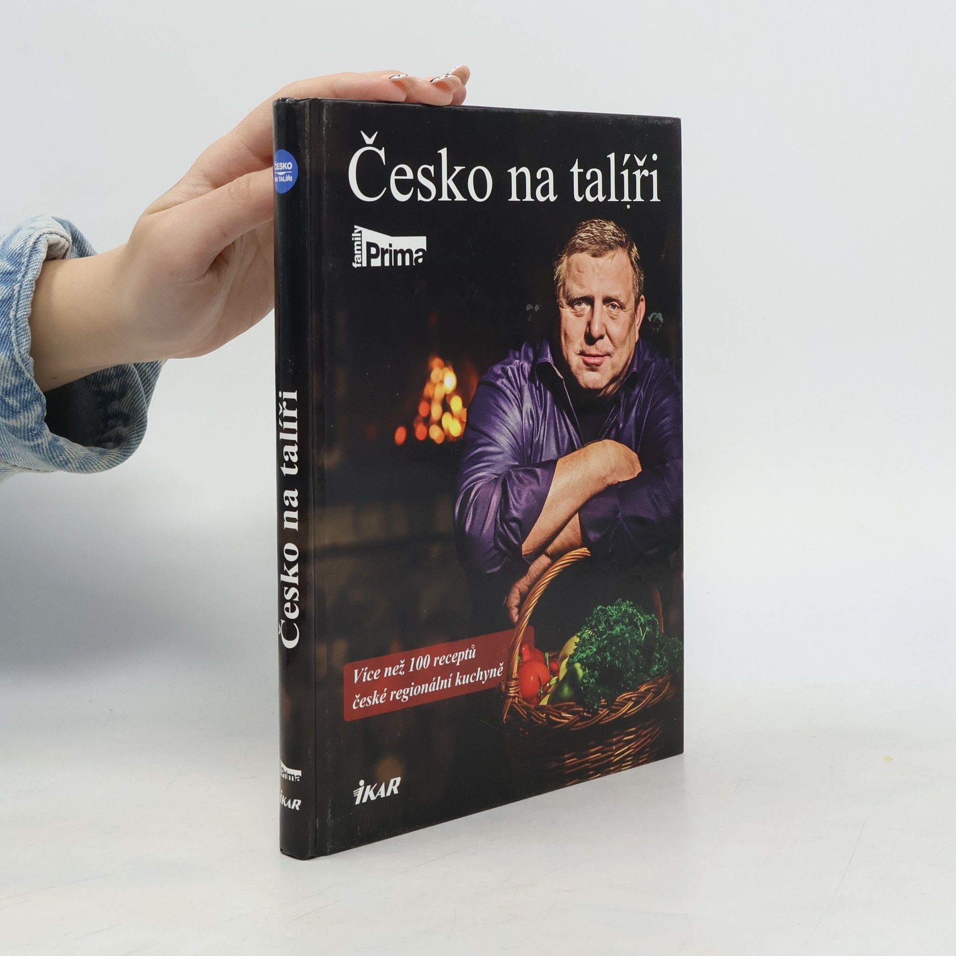 Marie Formačková Česko na talíři: Více než 100 receptů české regionální kuchyně a několik mezinárodních specialit VIP hostů