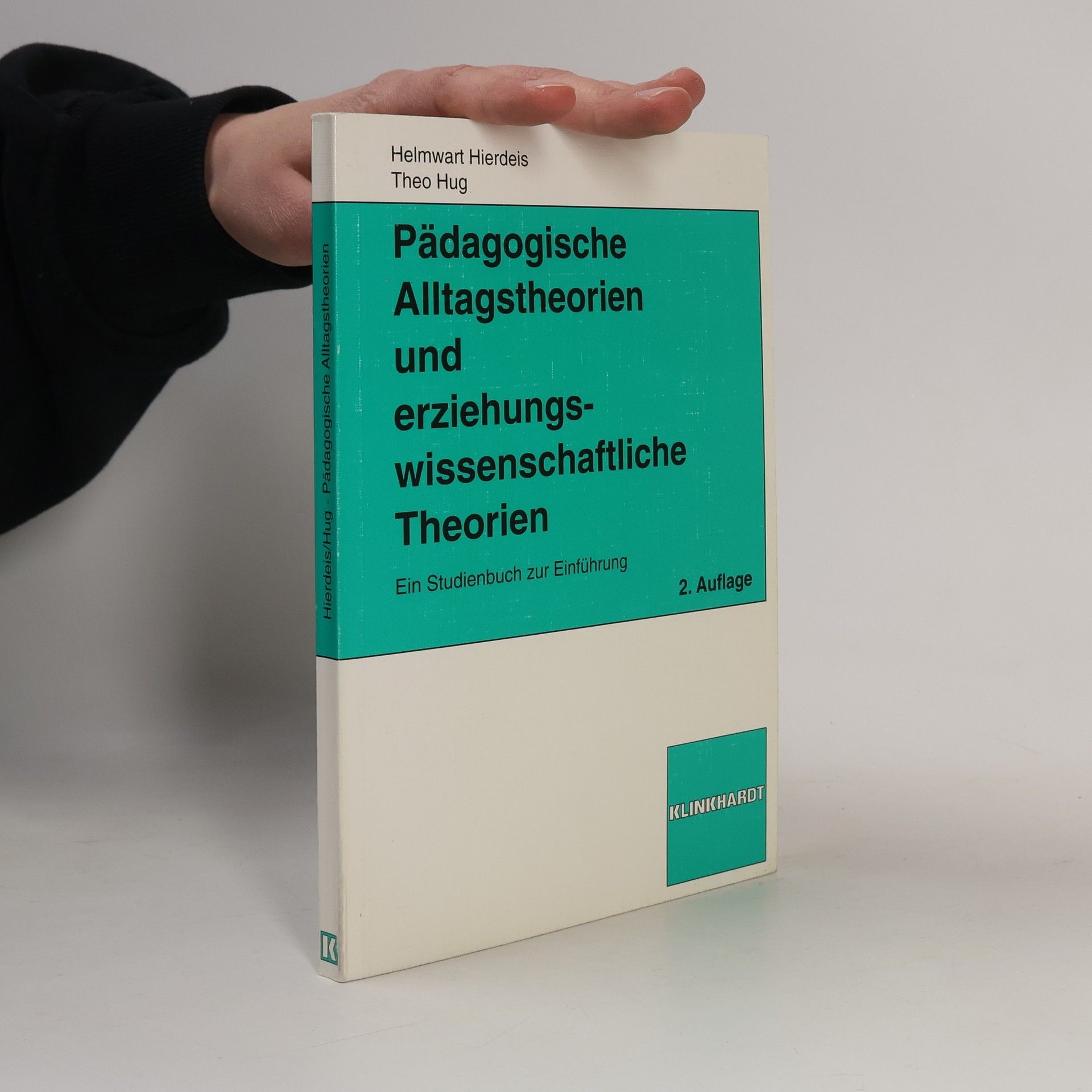 Pädagogische Alltagstheorien und erziehungswissenschaftliche Theorien