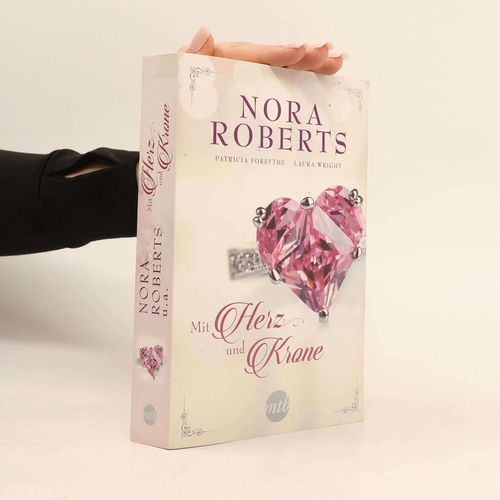 Nora Roberts Mit Herz und Krone