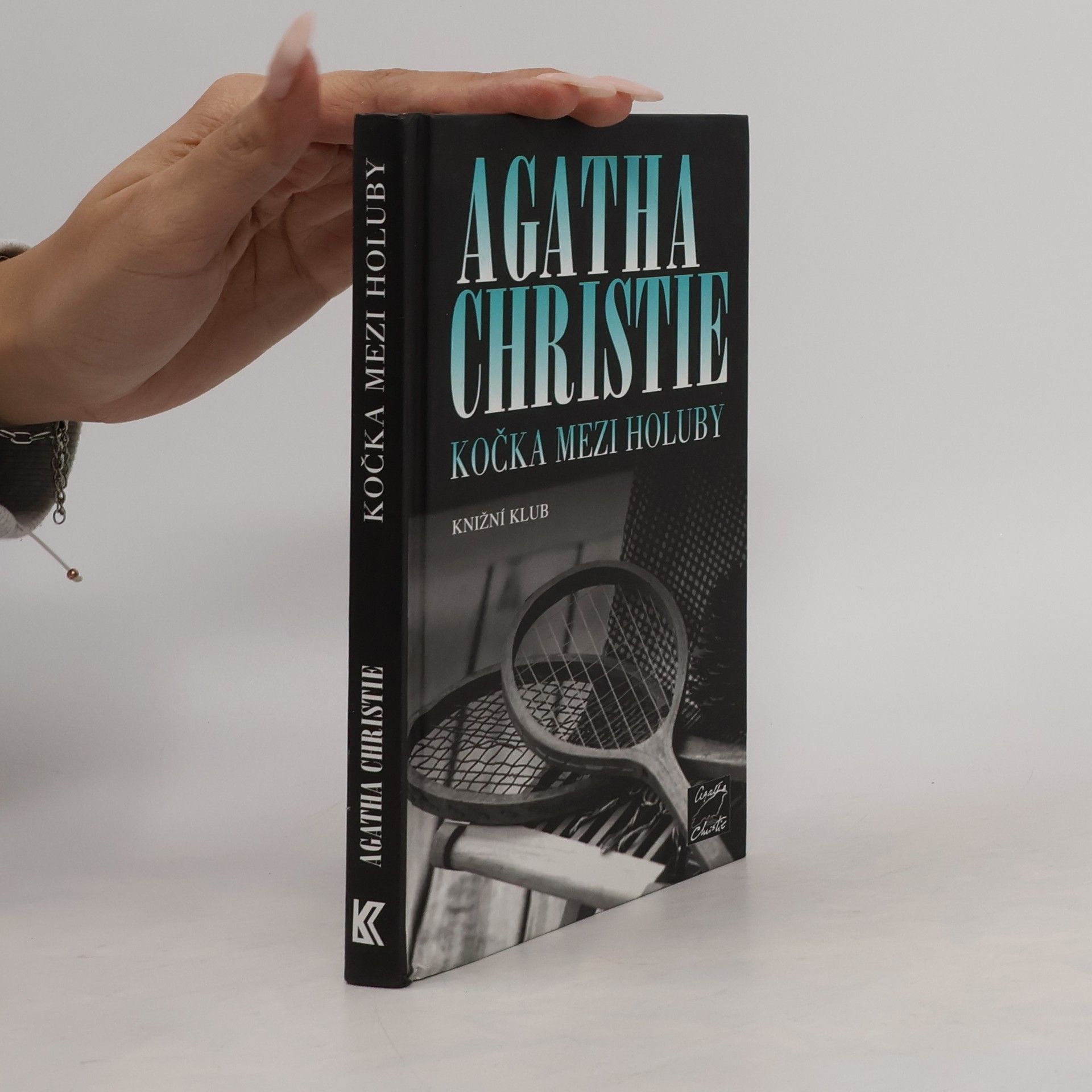 Agatha Christie Kočka mezi holuby