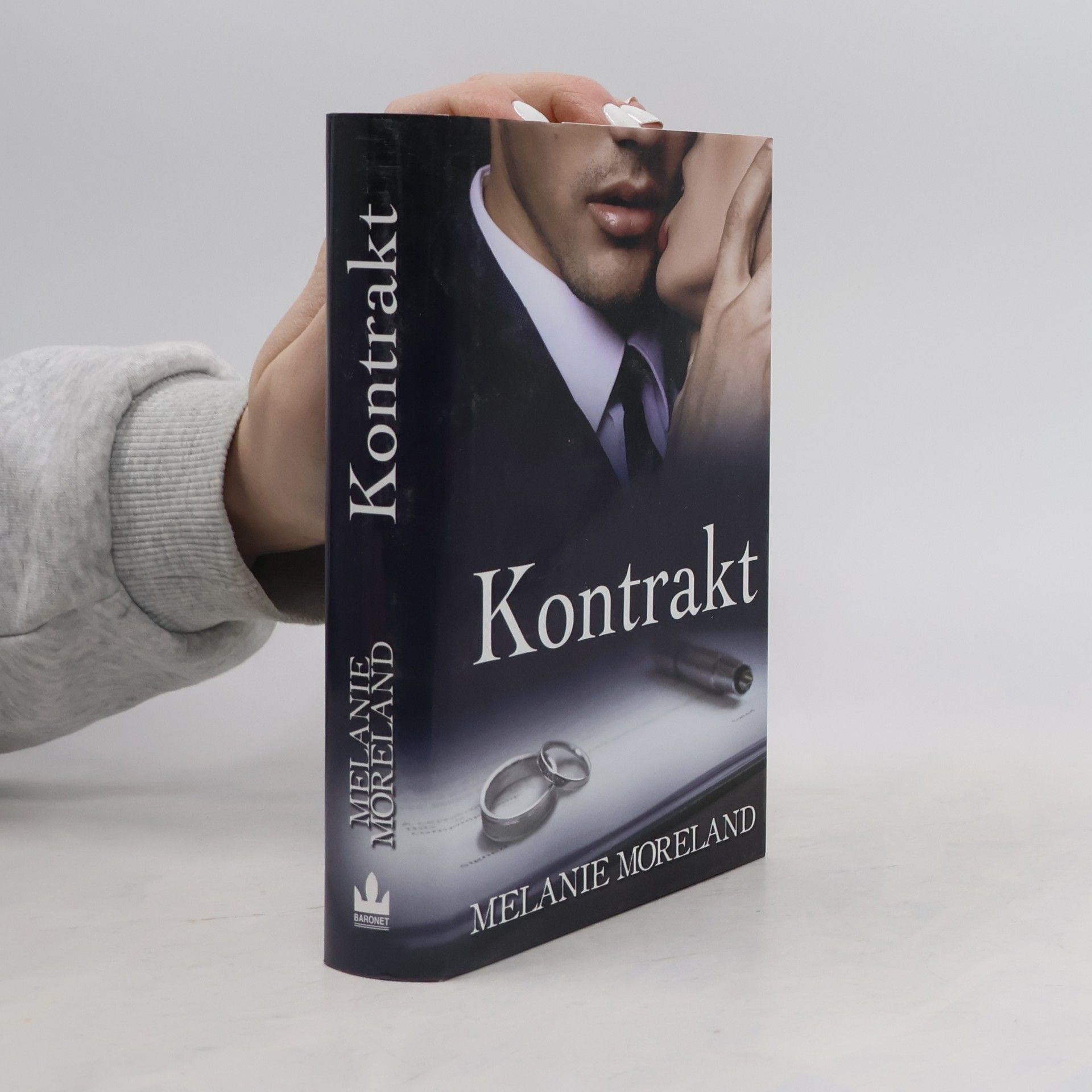 Melanie Moreland Kontrakt