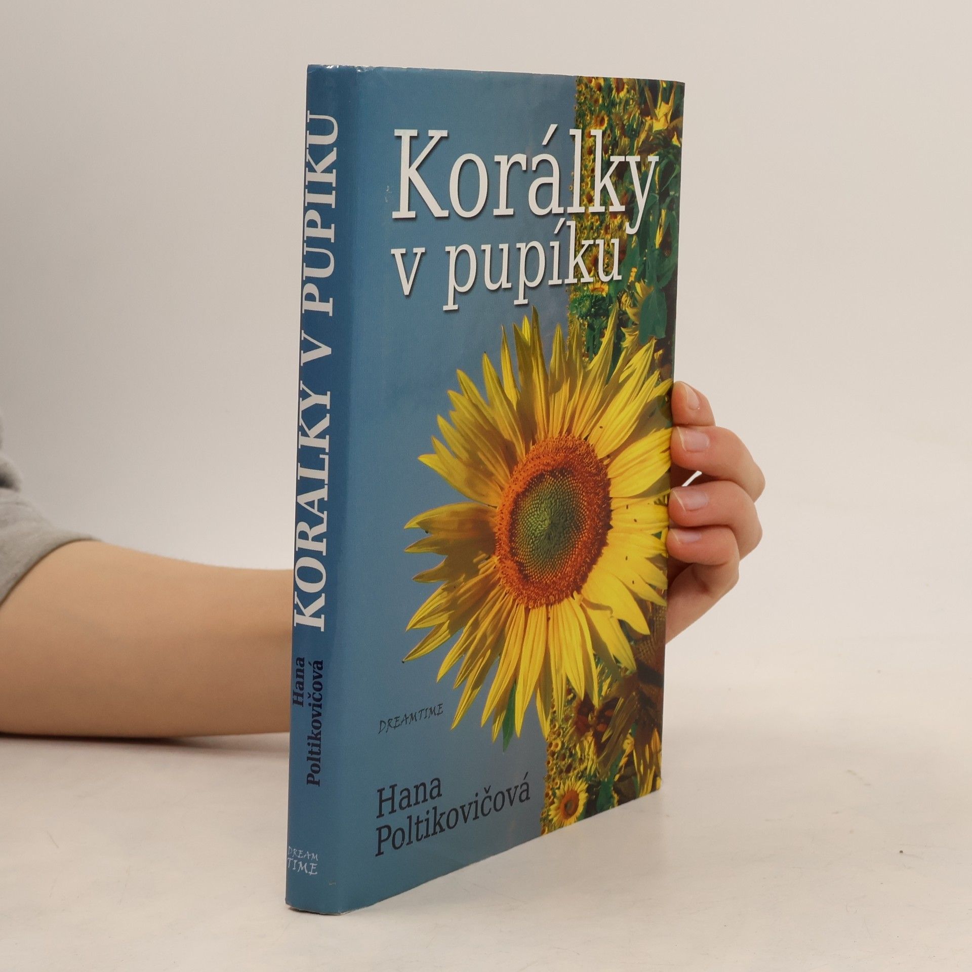 Hana Poltikovičová Korálky v pupíku
