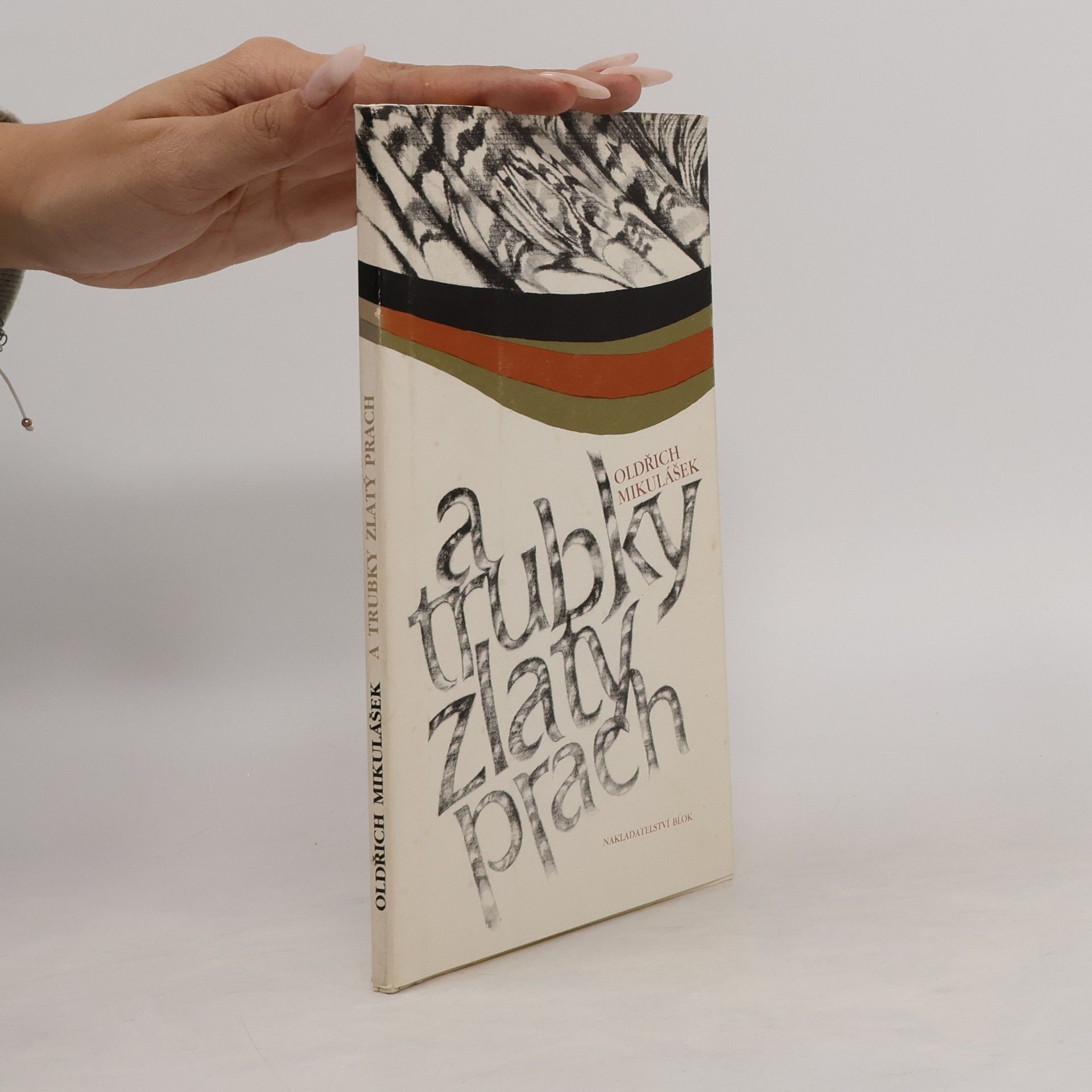 A trubky zlatý prach