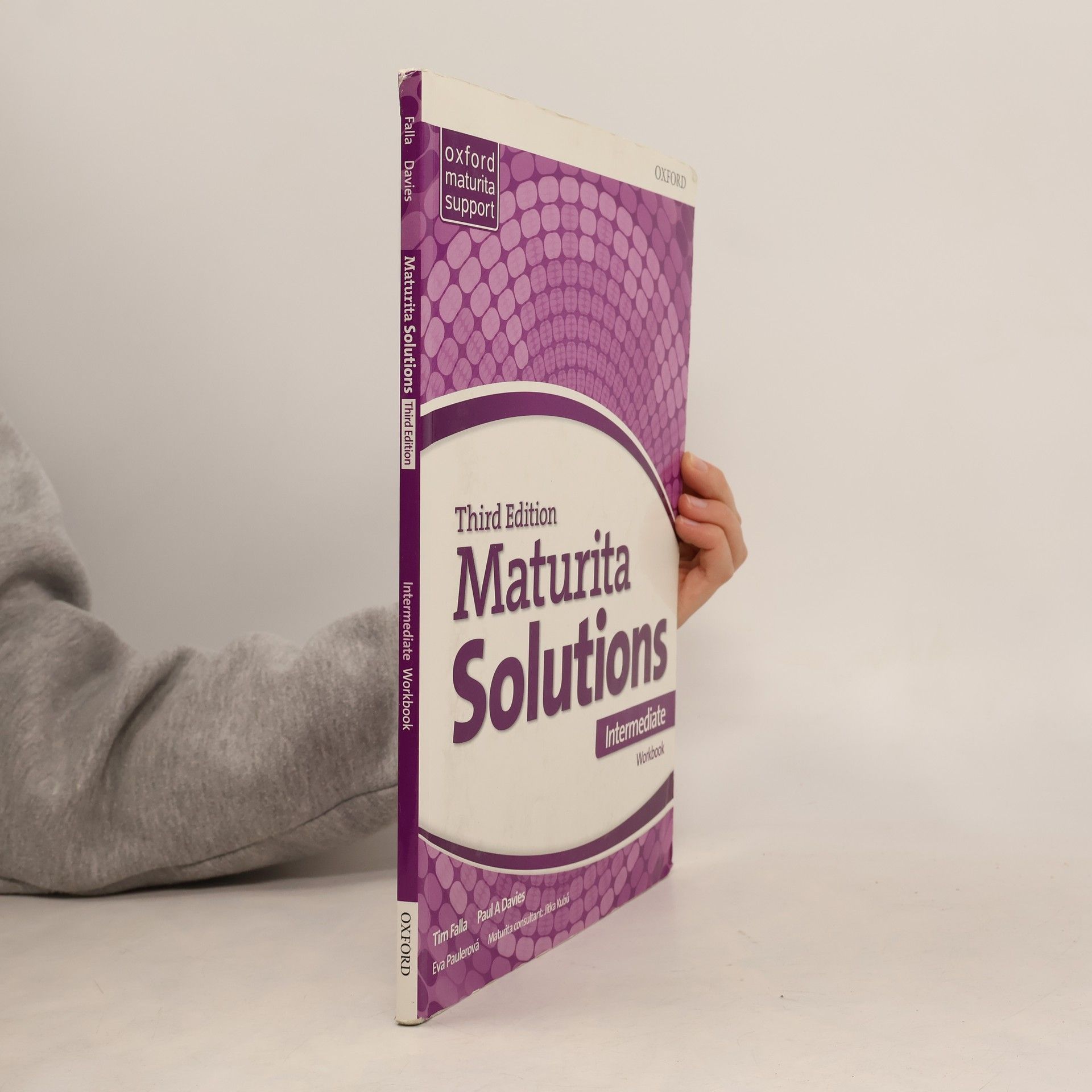 Kolektív autorov Maturita Solutions: Intermediate - Workbook