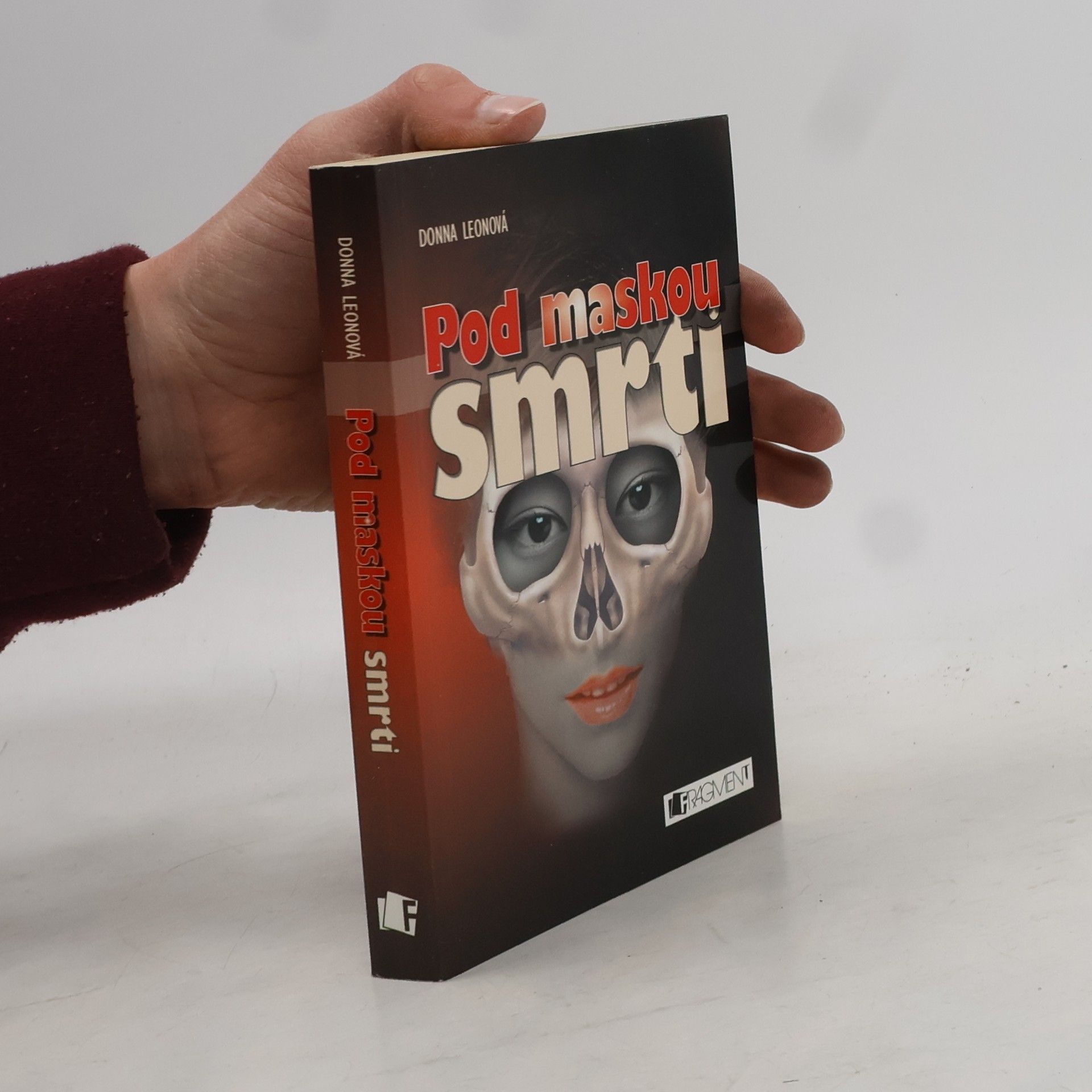 Donna Leon Pod maskou smrti