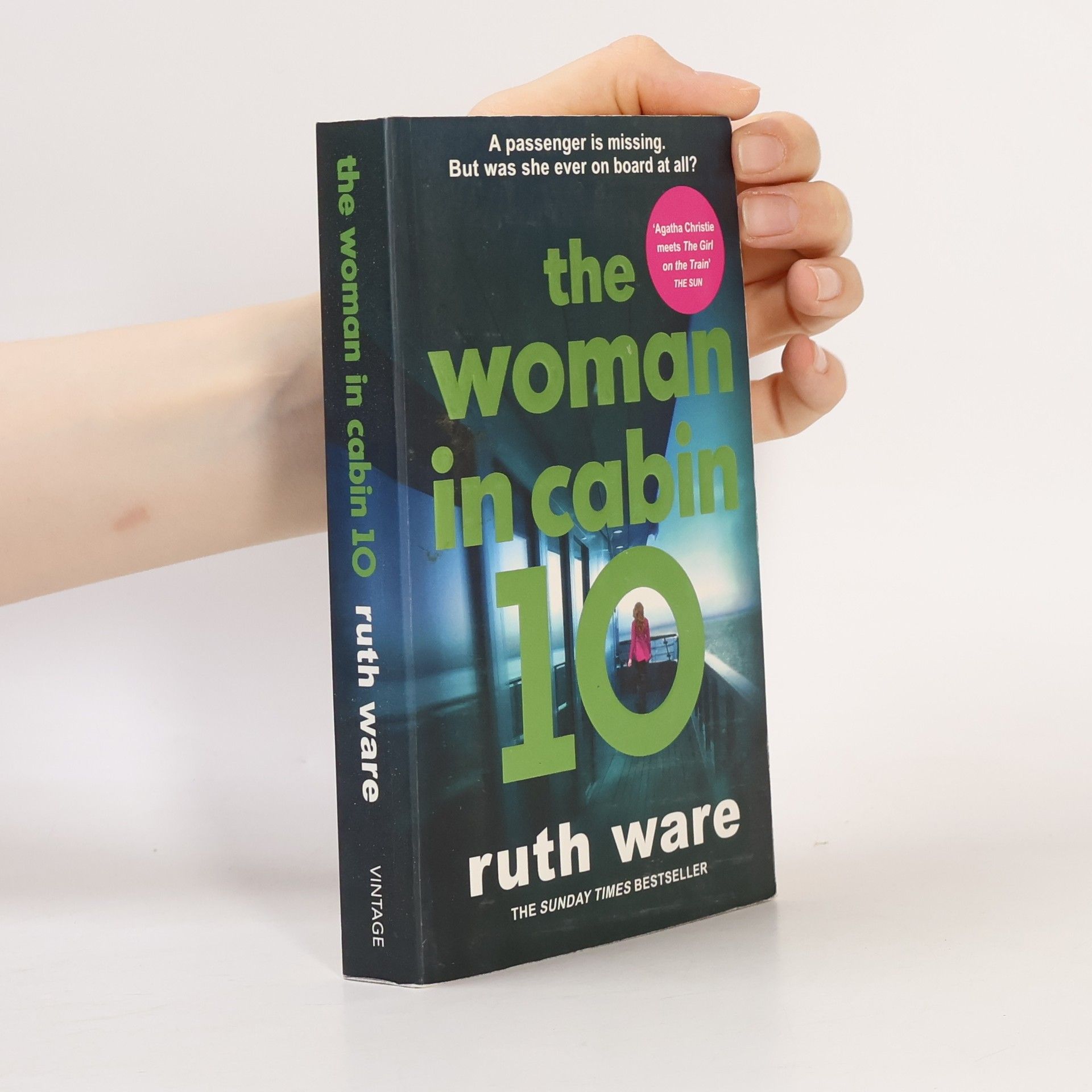 Ruth Ware The woman in cabin 10