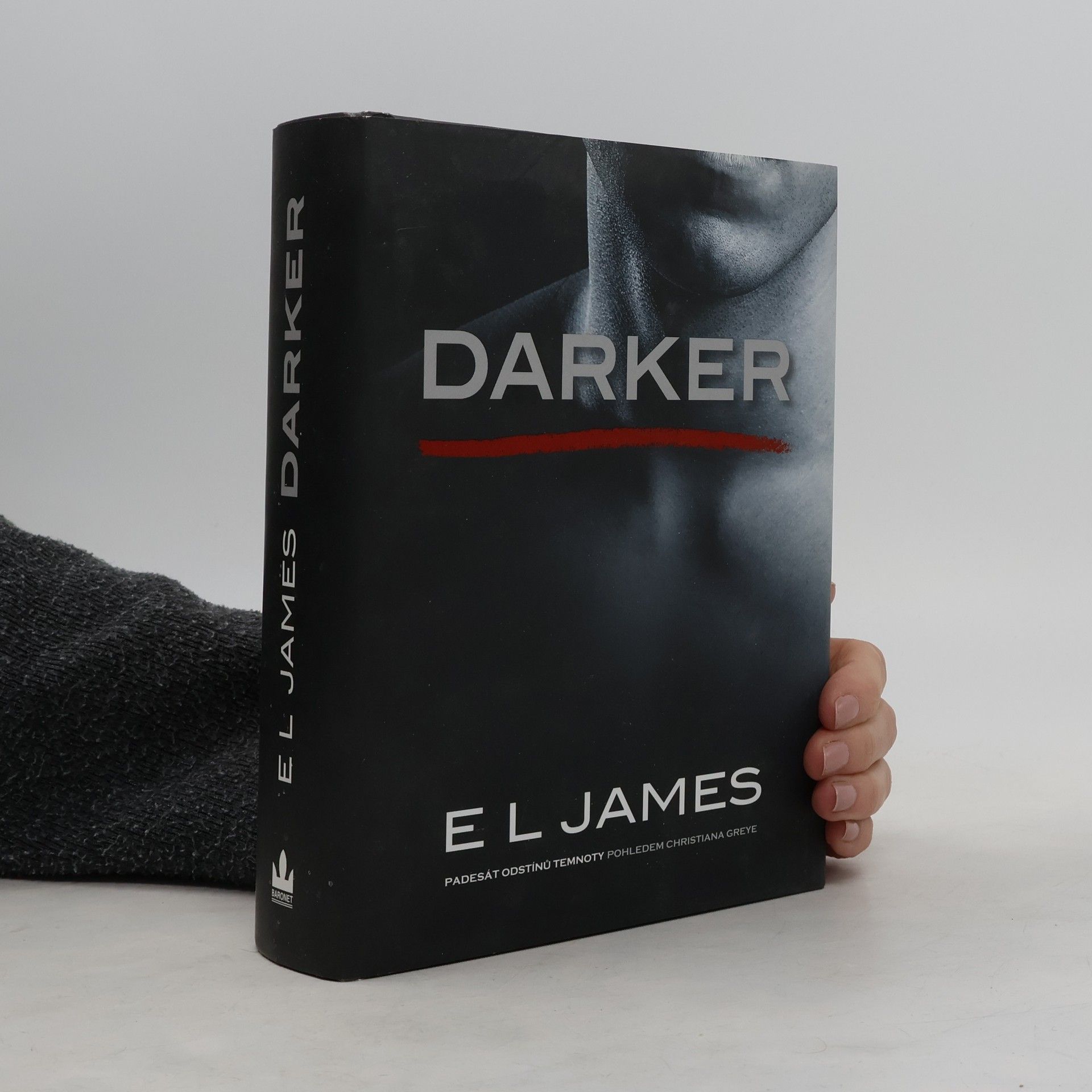 Darker. Padesát odstínů temnoty pohledem Christiana Greye