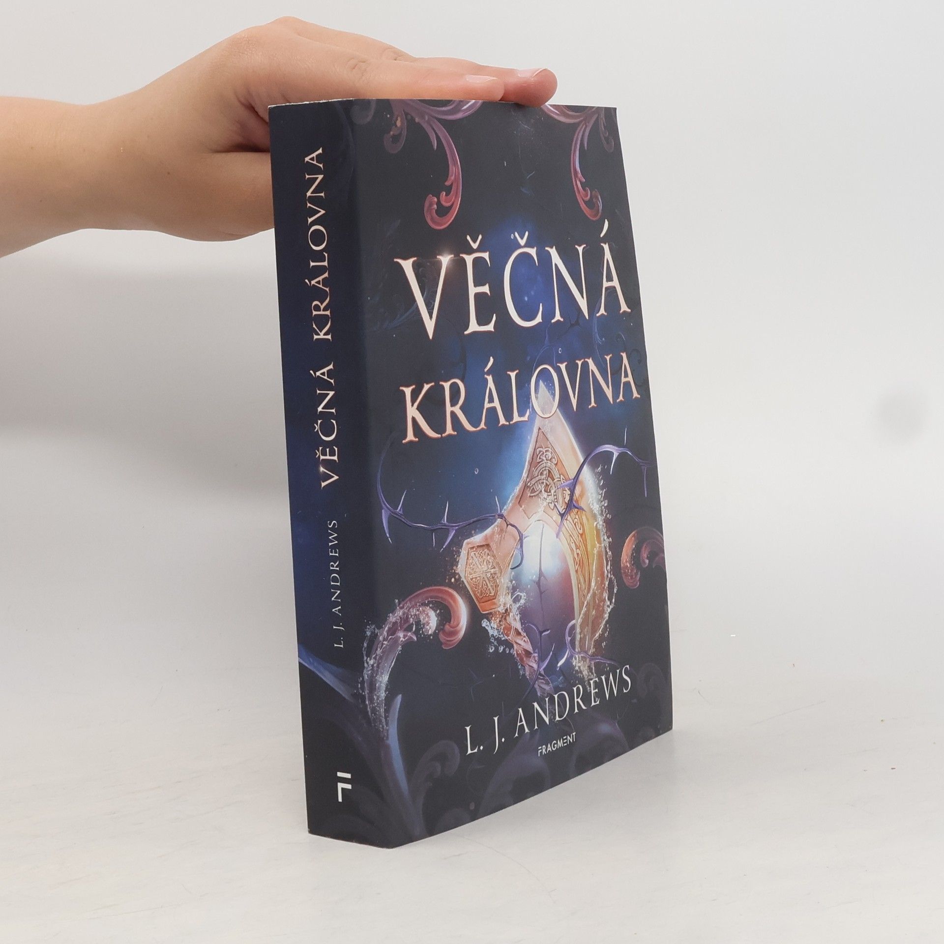 L. J. Andrews Věčná královna