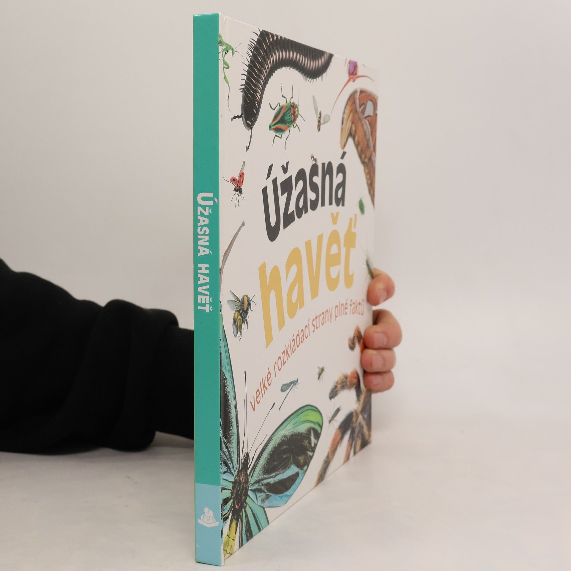 Marek Kurta Úžasná havěť. Velké rozkládací strany plné faktů