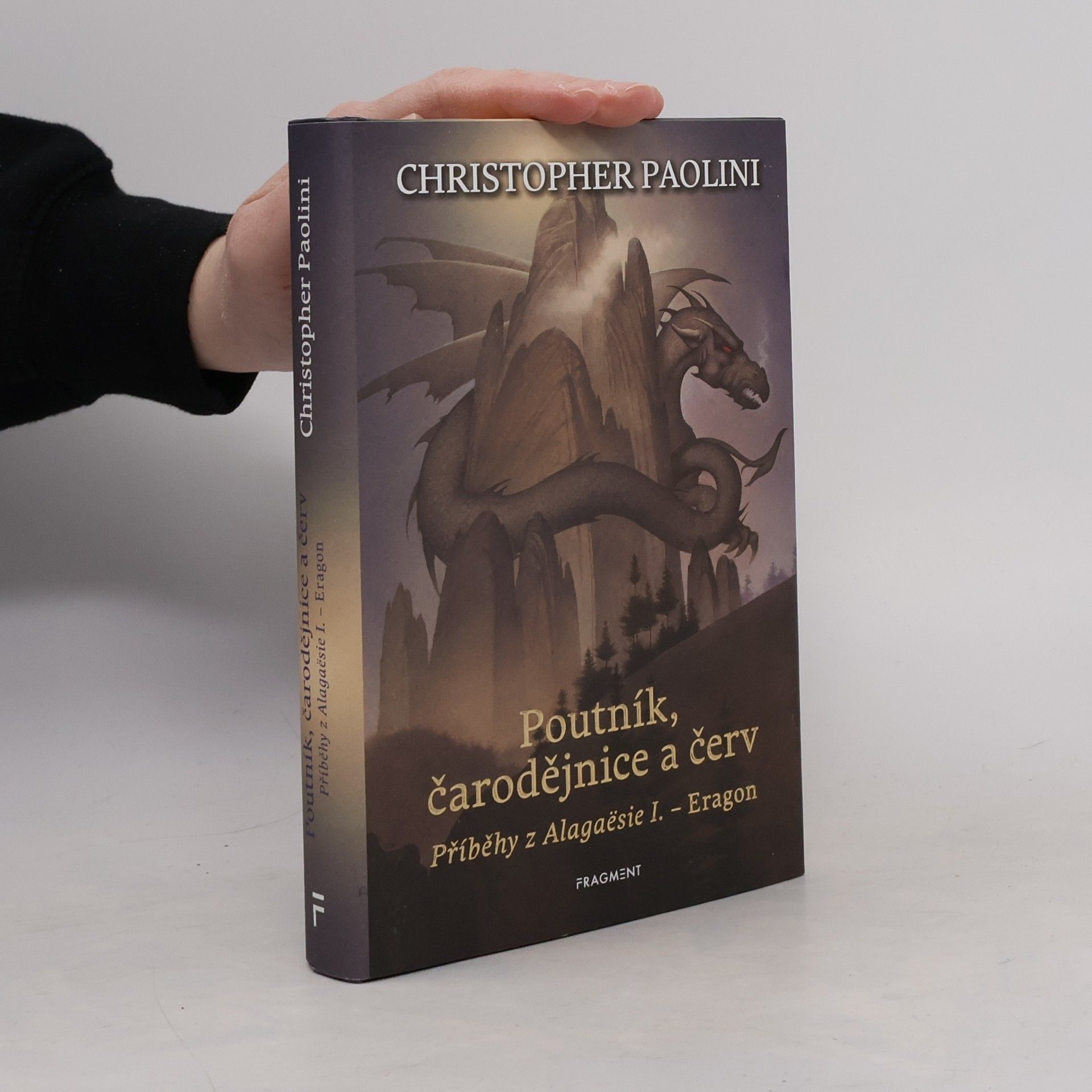 Christopher Paolini Poutník, čarodějnice a červ - Příběhy z Alagaësie I.