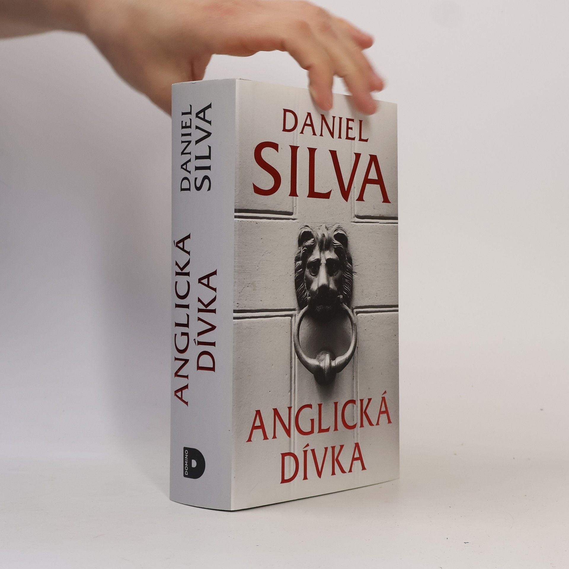 Daniel Silva Anglická dívka