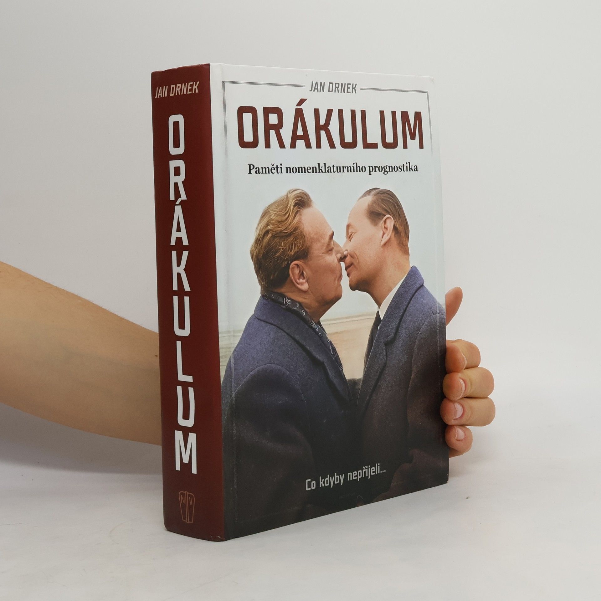 Jan Drnek Orákulum. Paměti nomenklaturního prognostika