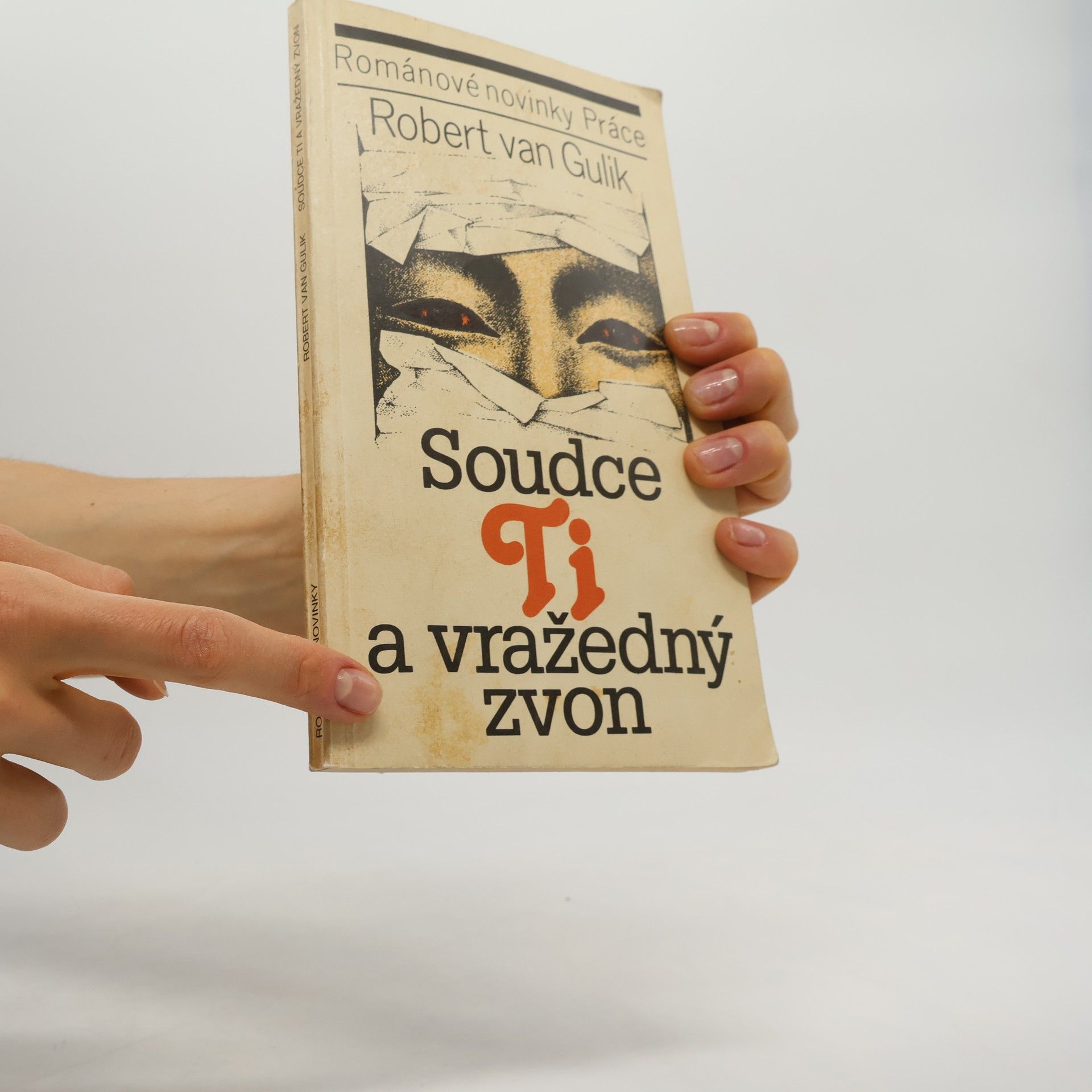 Robert van Gulik Soudce Ti a vražedný zvon