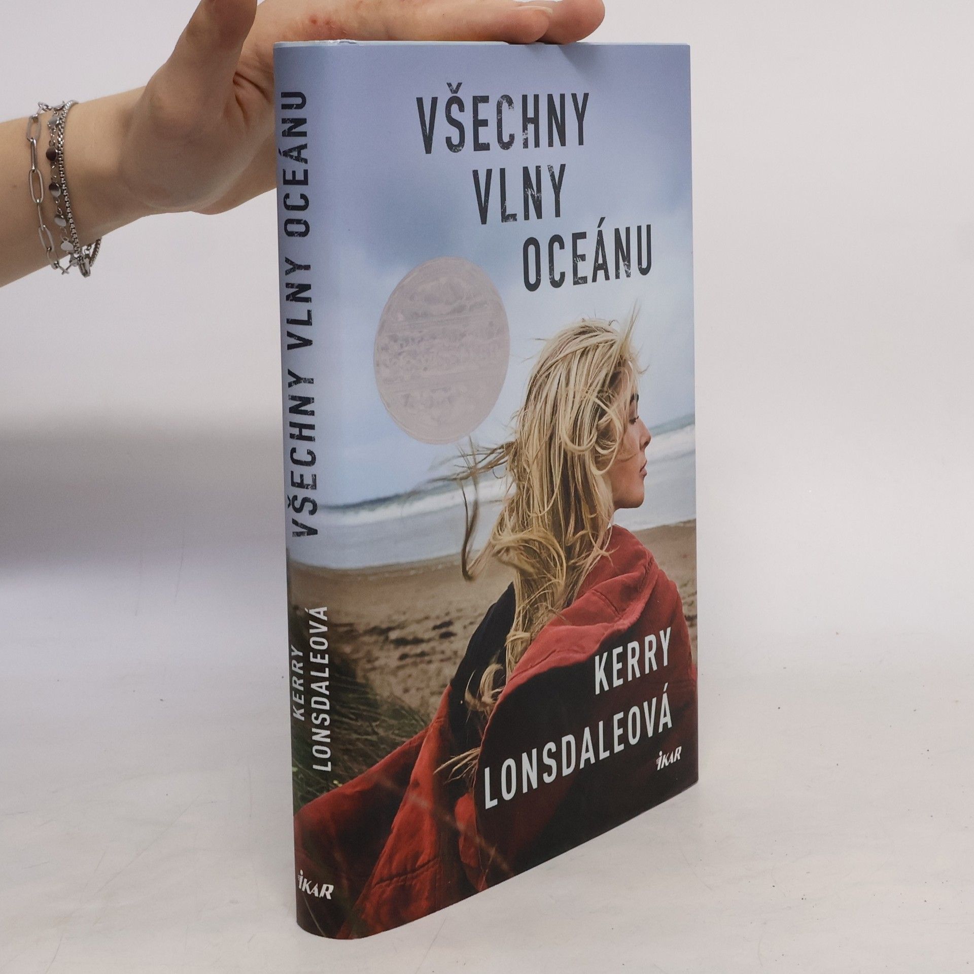 Kerry Lonsdale Všechny vlny oceánu