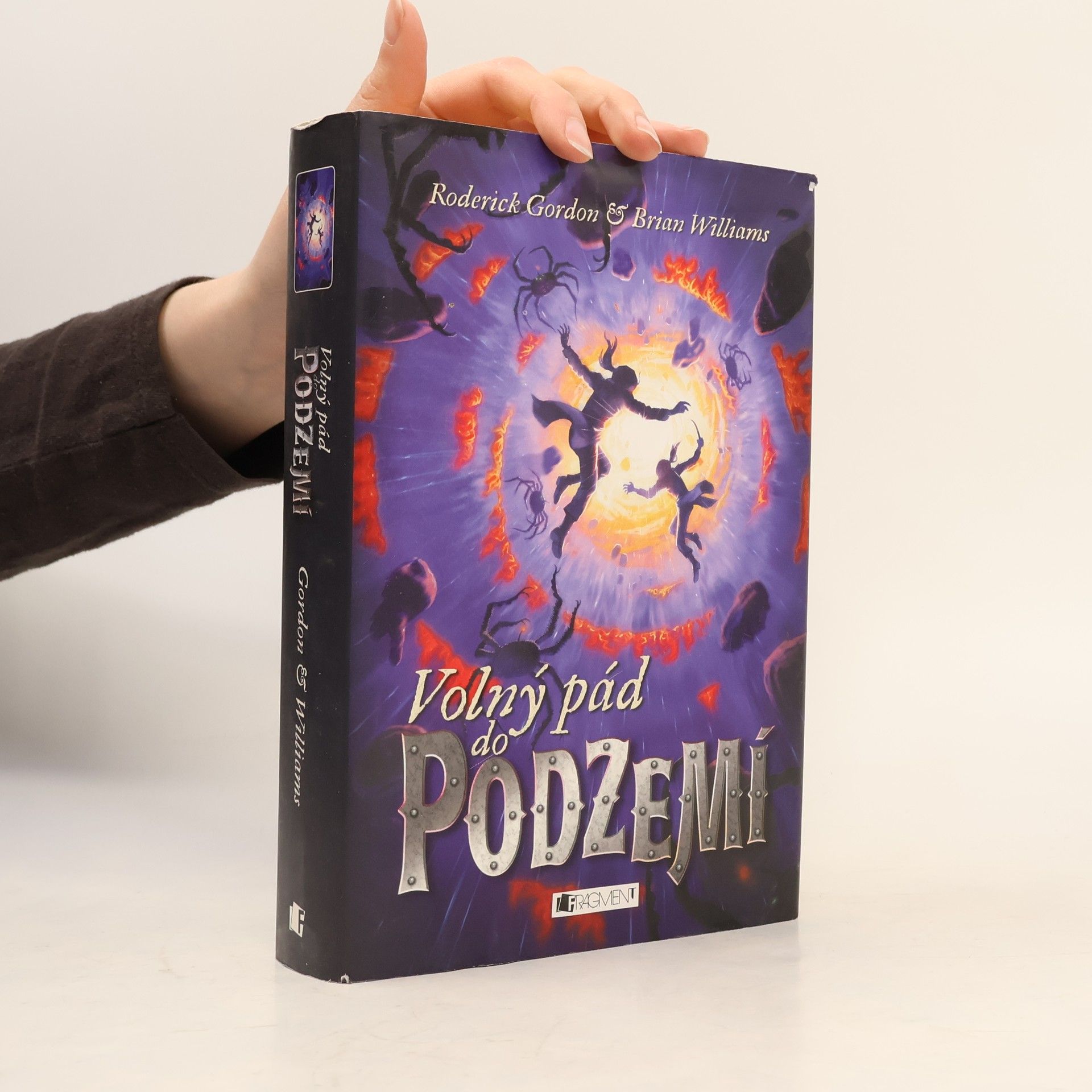 Roderick Gordon Volný pád do Podzemí